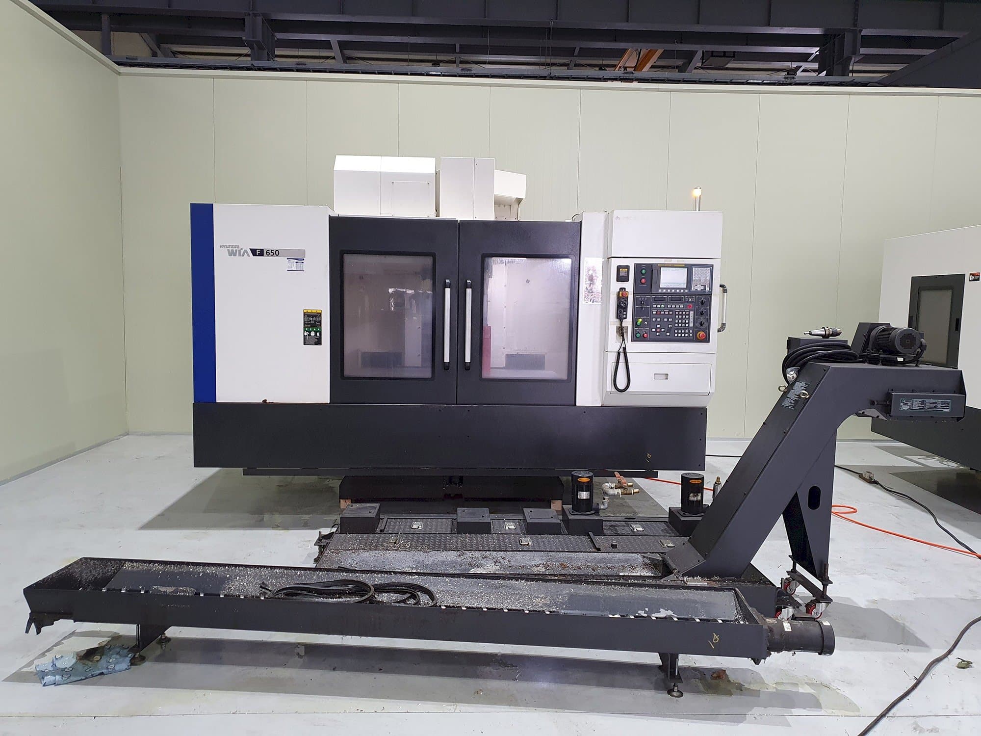 Frontansicht der Hyundai Wia F650  Maschine