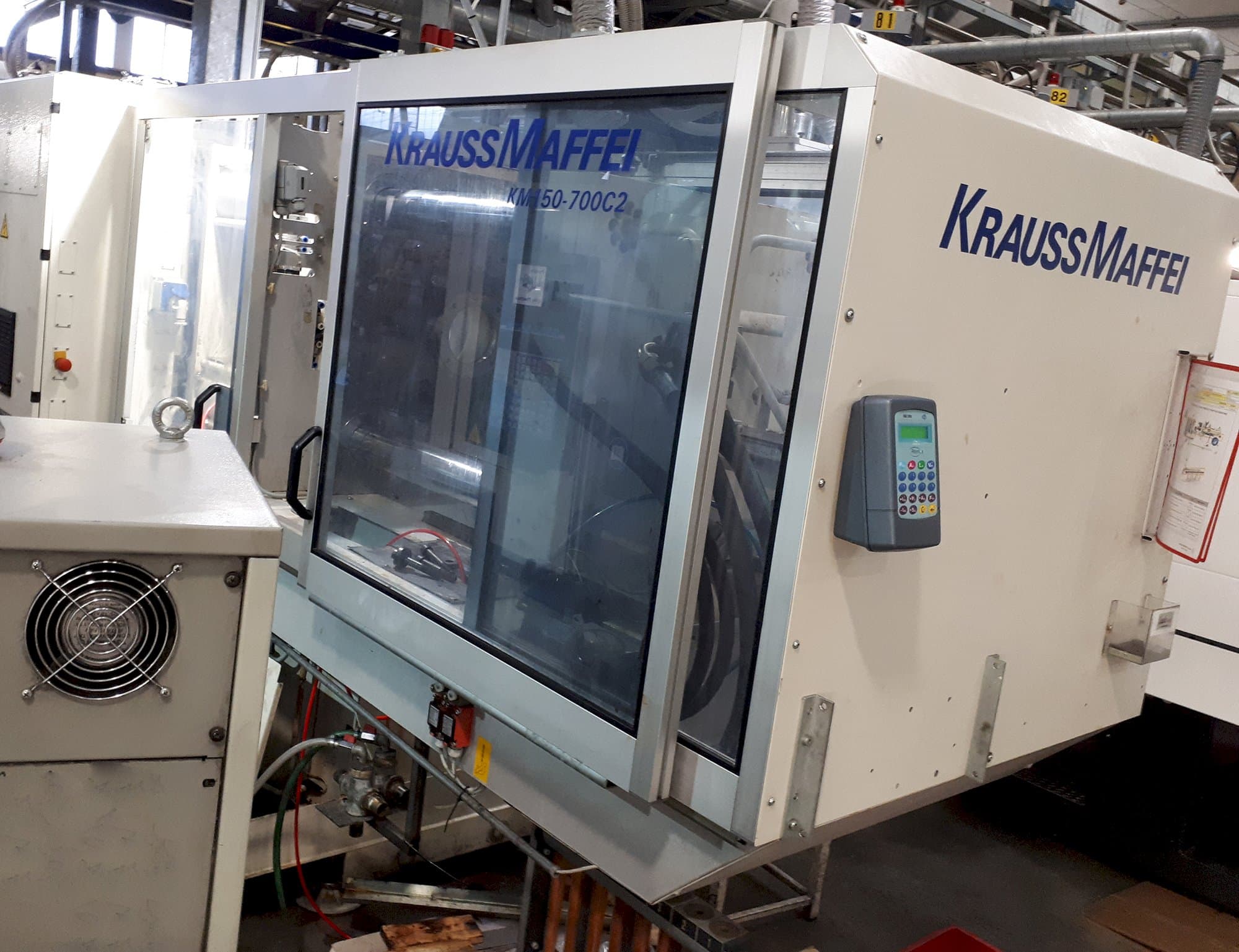 Rechte Ansicht der Krauss Maffei C2 150-700 Maschine