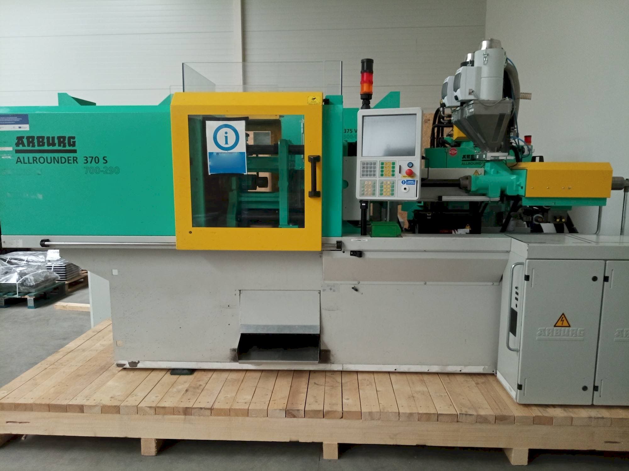 Frontansicht der Arburg Allrounder 370S-700-170U  Maschine
