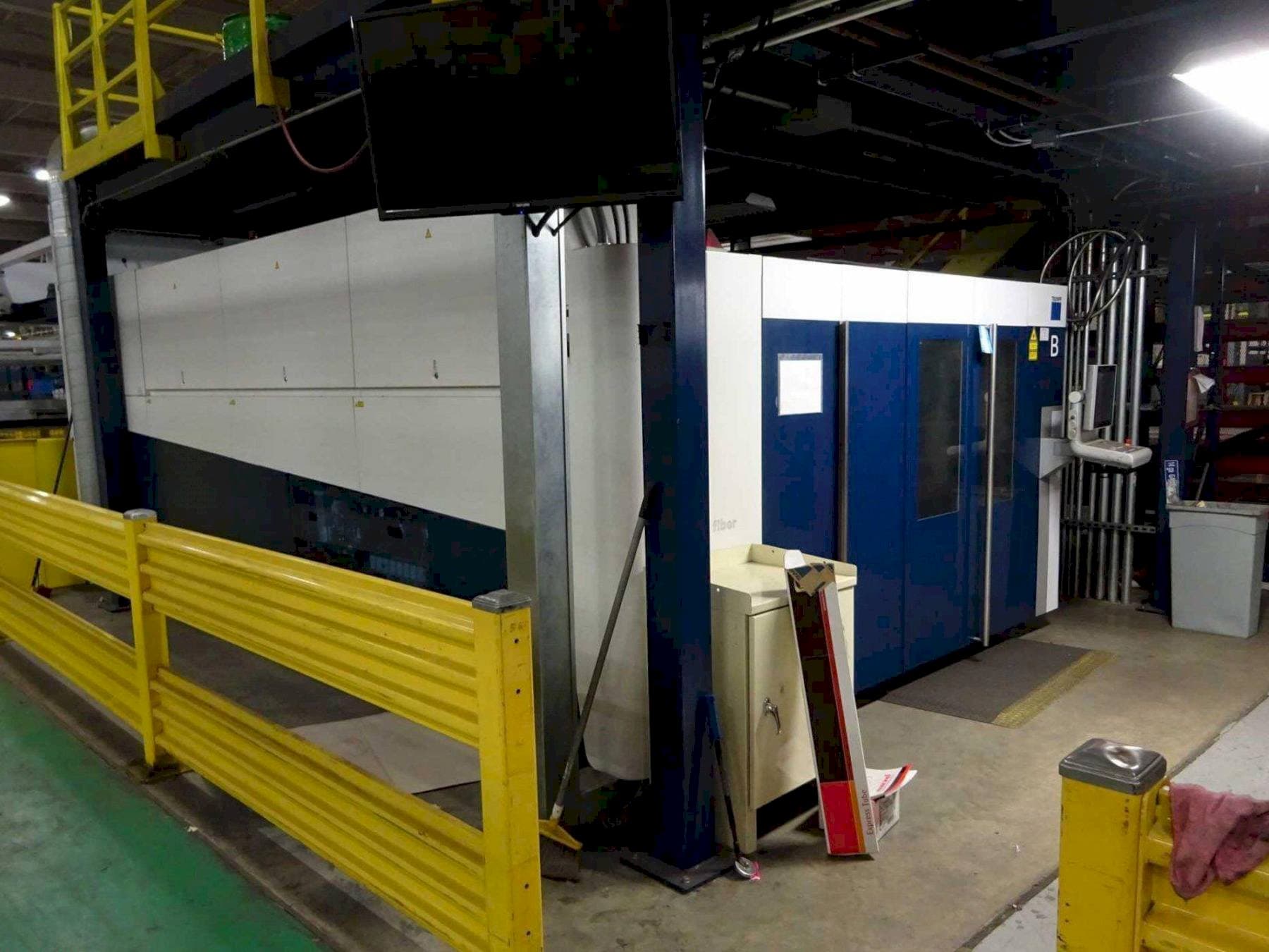 Frontansicht der Trumpf TruLaser 5040 Fiber  Maschine