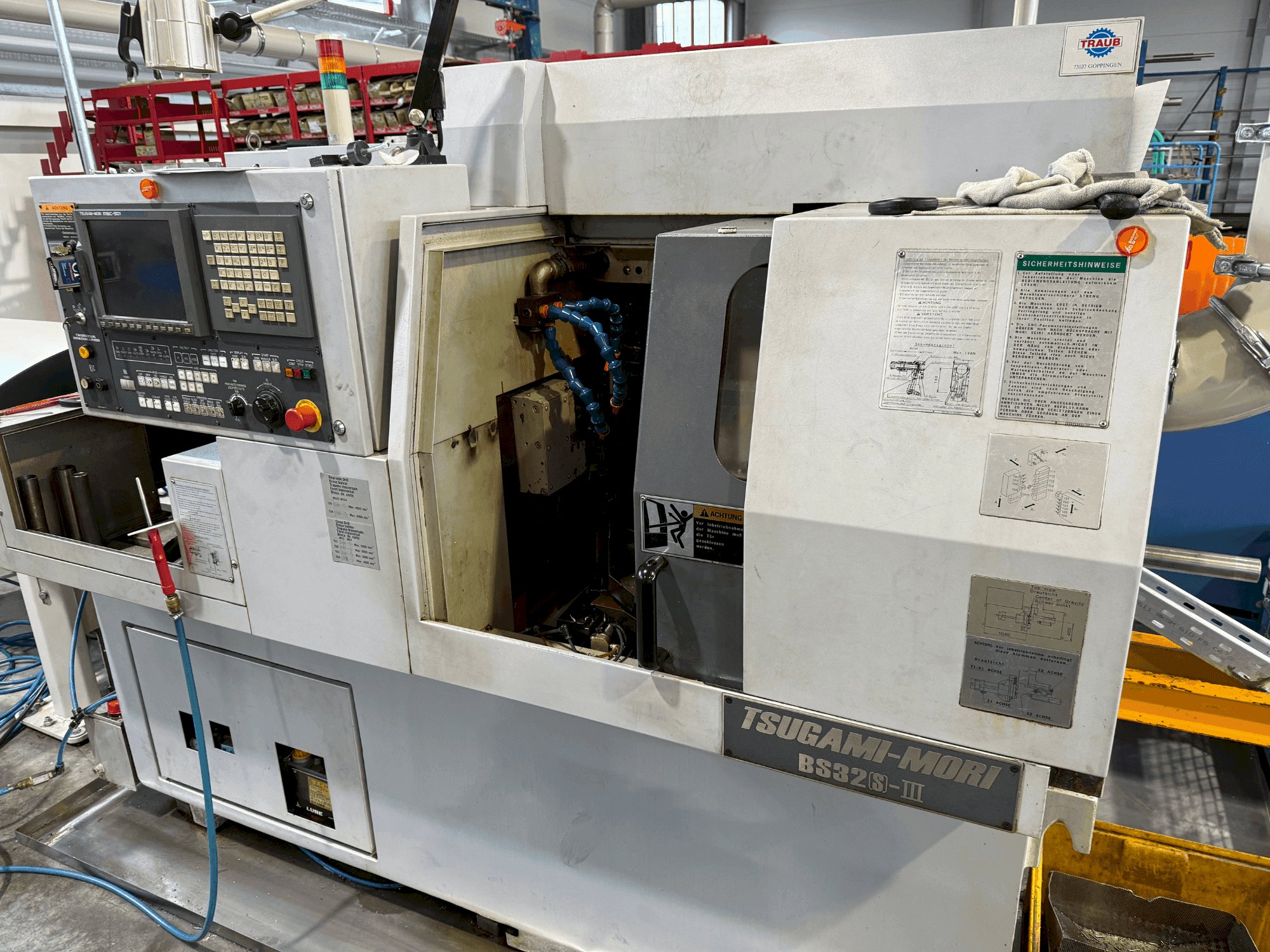 Frontansicht der TSUGAMI Mori B32(S)-III  Maschine