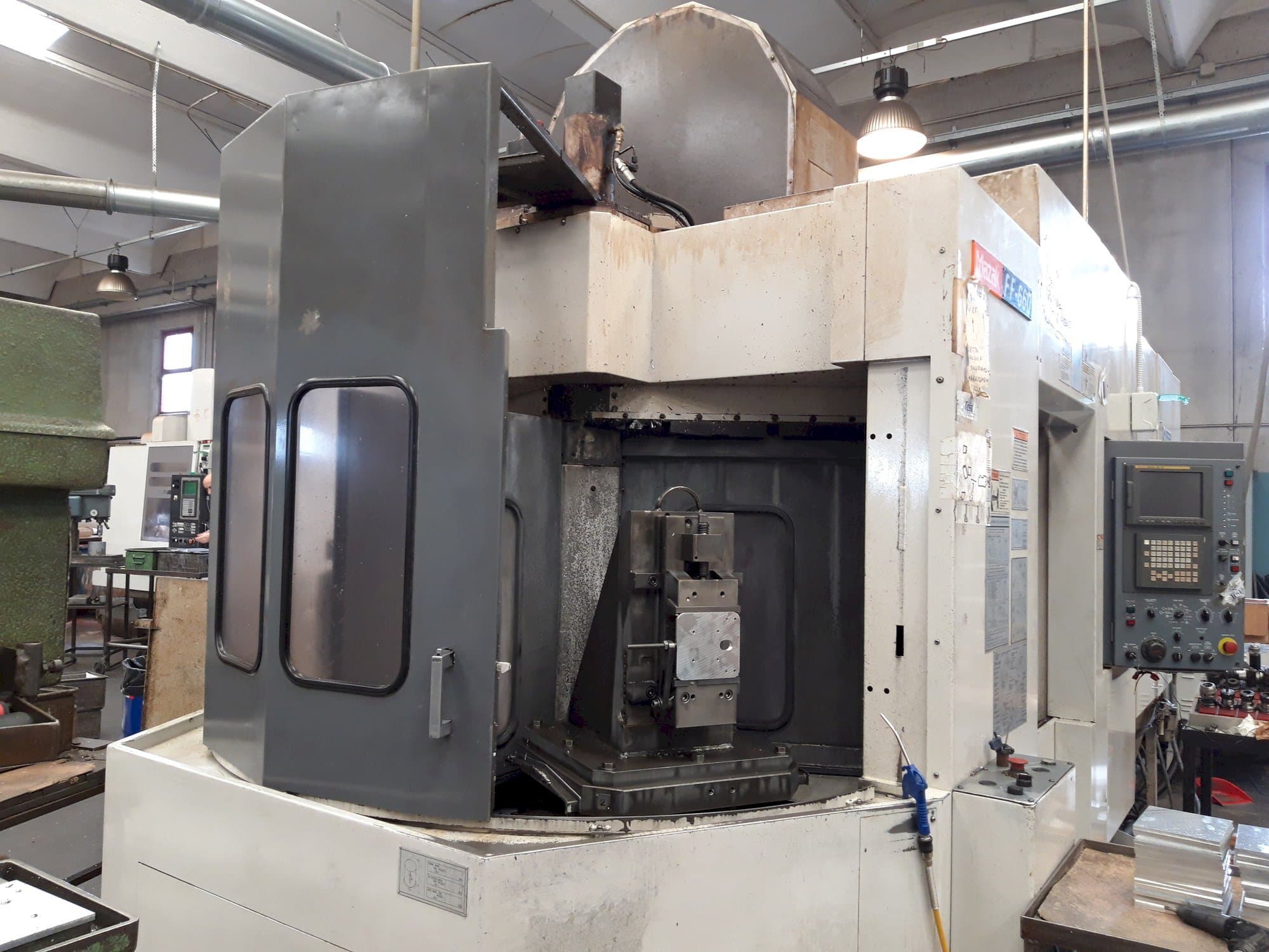 Frontansicht der Mazak FF-660  Maschine