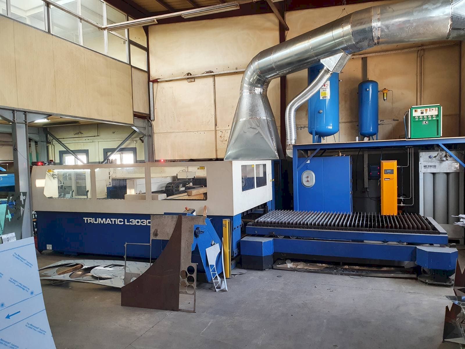 Frontansicht der Trumpf Trumatic L3030  Maschine