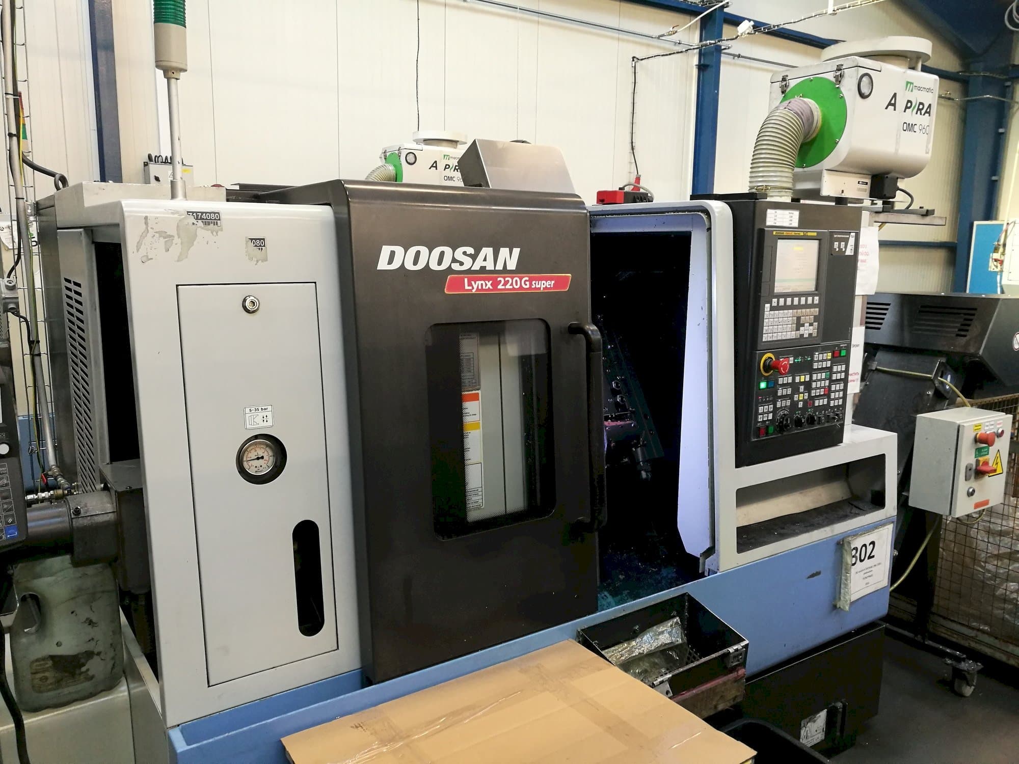 Frontansicht der Doosan Lynx 220GA  Maschine
