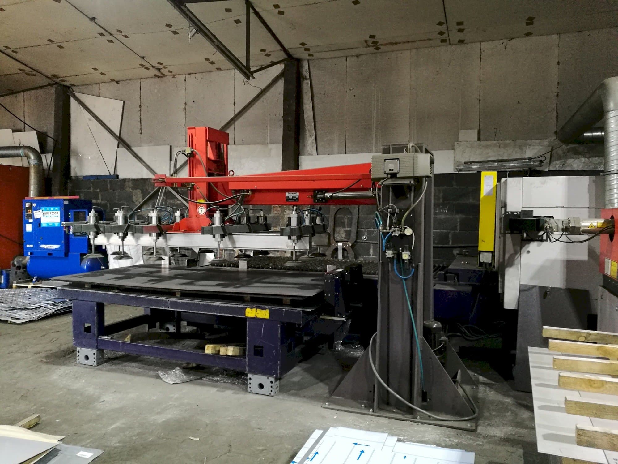 Frontansicht der Bystronic Bysprint 3015  Maschine