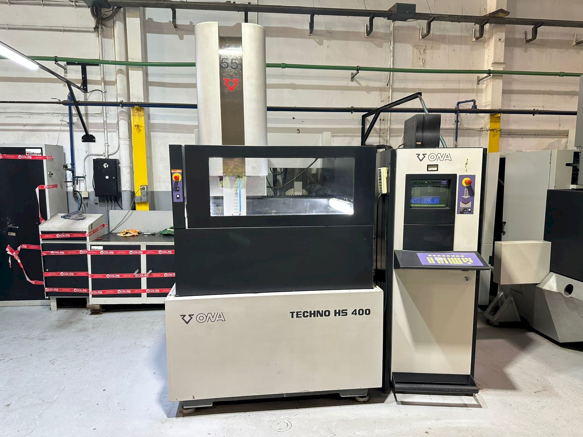 Frontansicht der ONA HS 400  Maschine