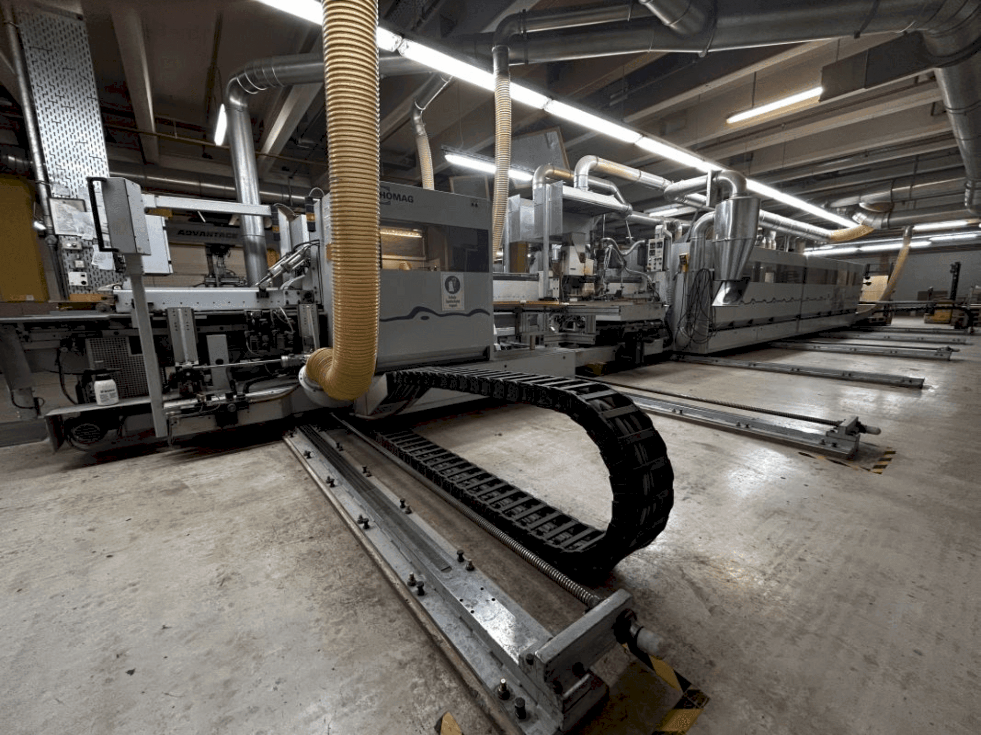 Frontansicht der HOMAG WEEKE PROFI KFL20/29/QA/25  Maschine