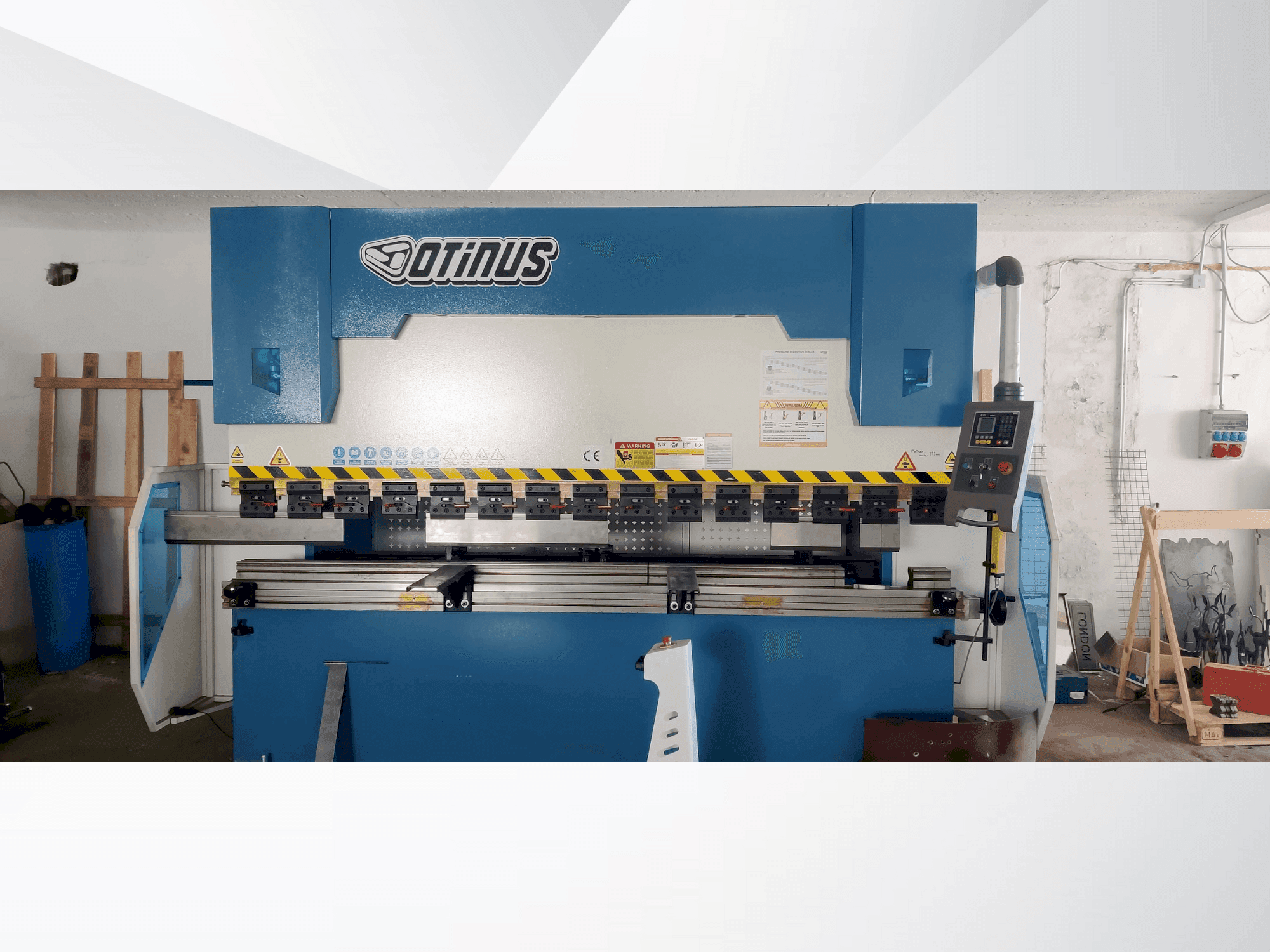 Frontansicht der OTINUS 2312N  Maschine