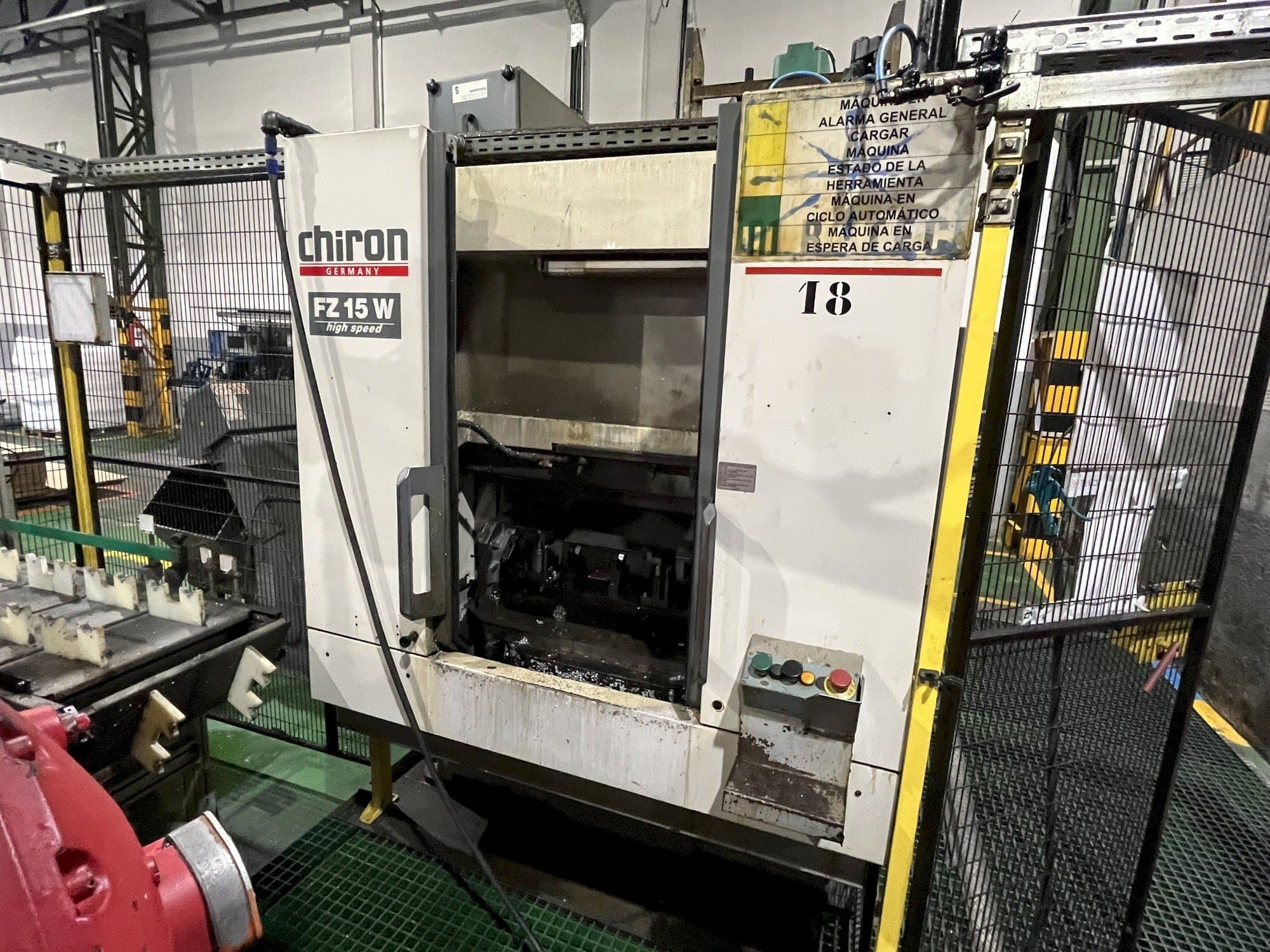 Frontansicht der CHIRON FZ15W  Maschine