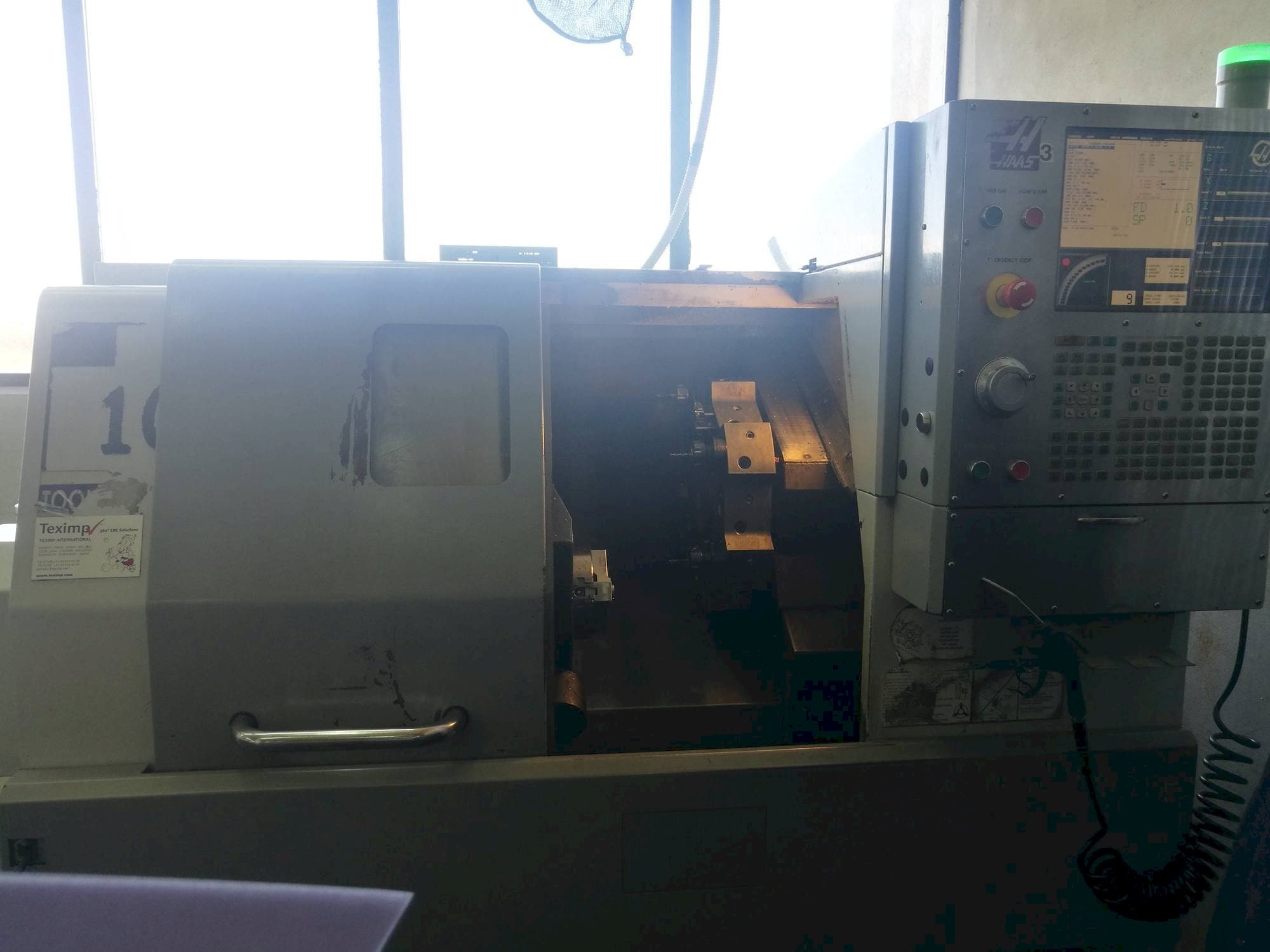 Frontansicht der HAAS SL-10HE  Maschine