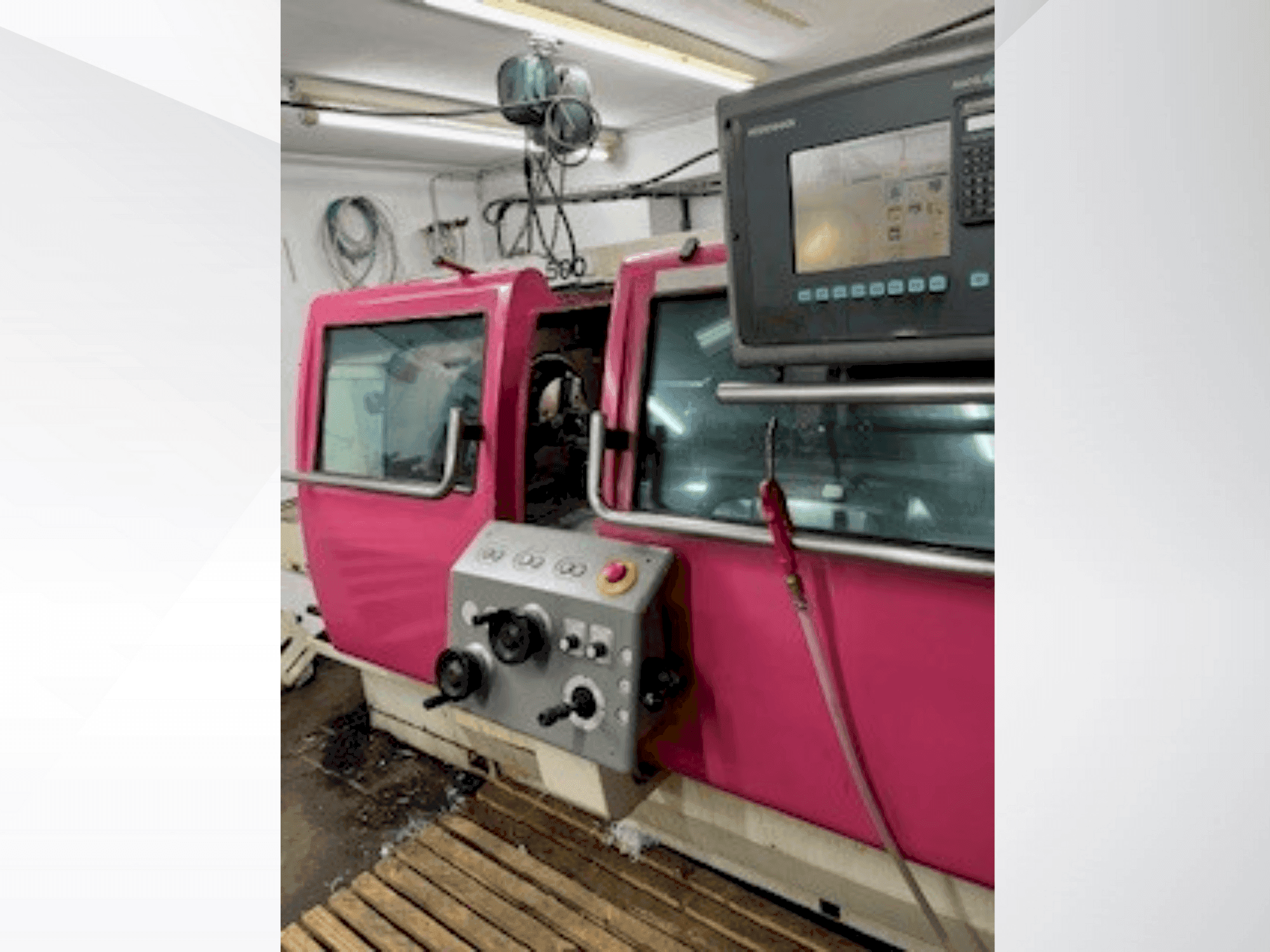 Frontansicht der Gildemeister NEF Plus 500 (1998)  Maschine