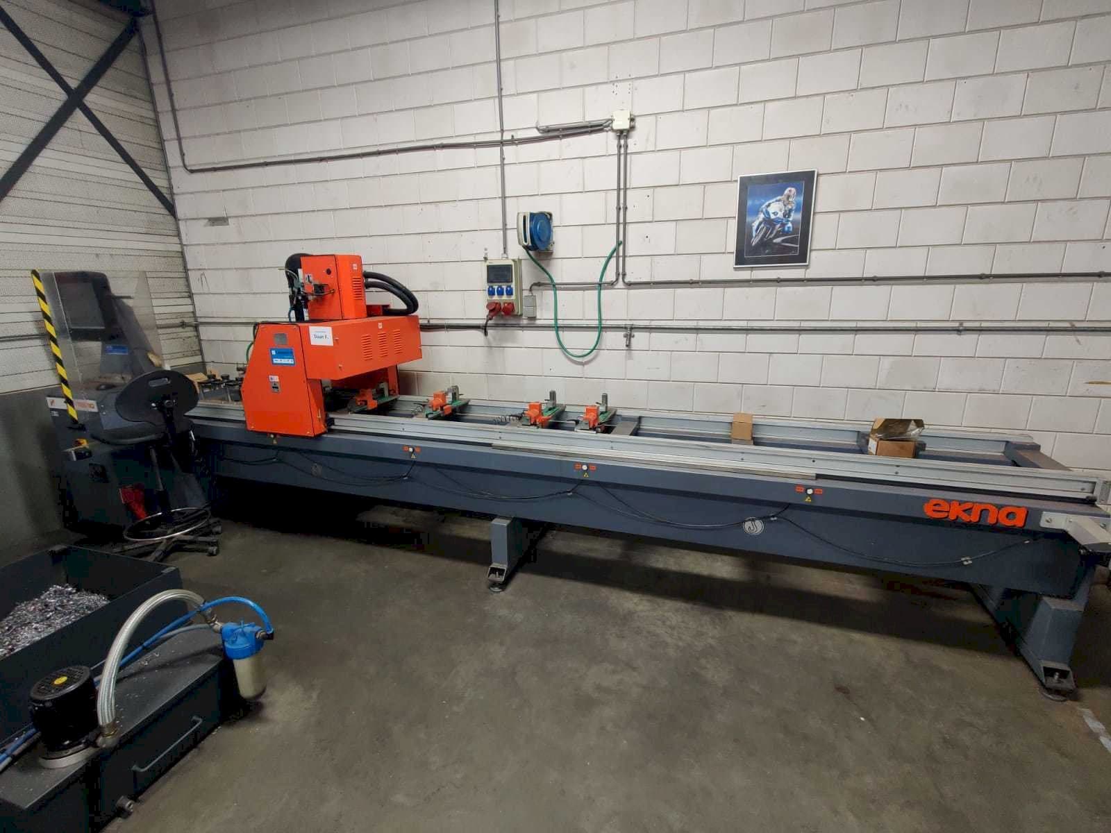 Frontansicht der Tekna TK426-1  Maschine