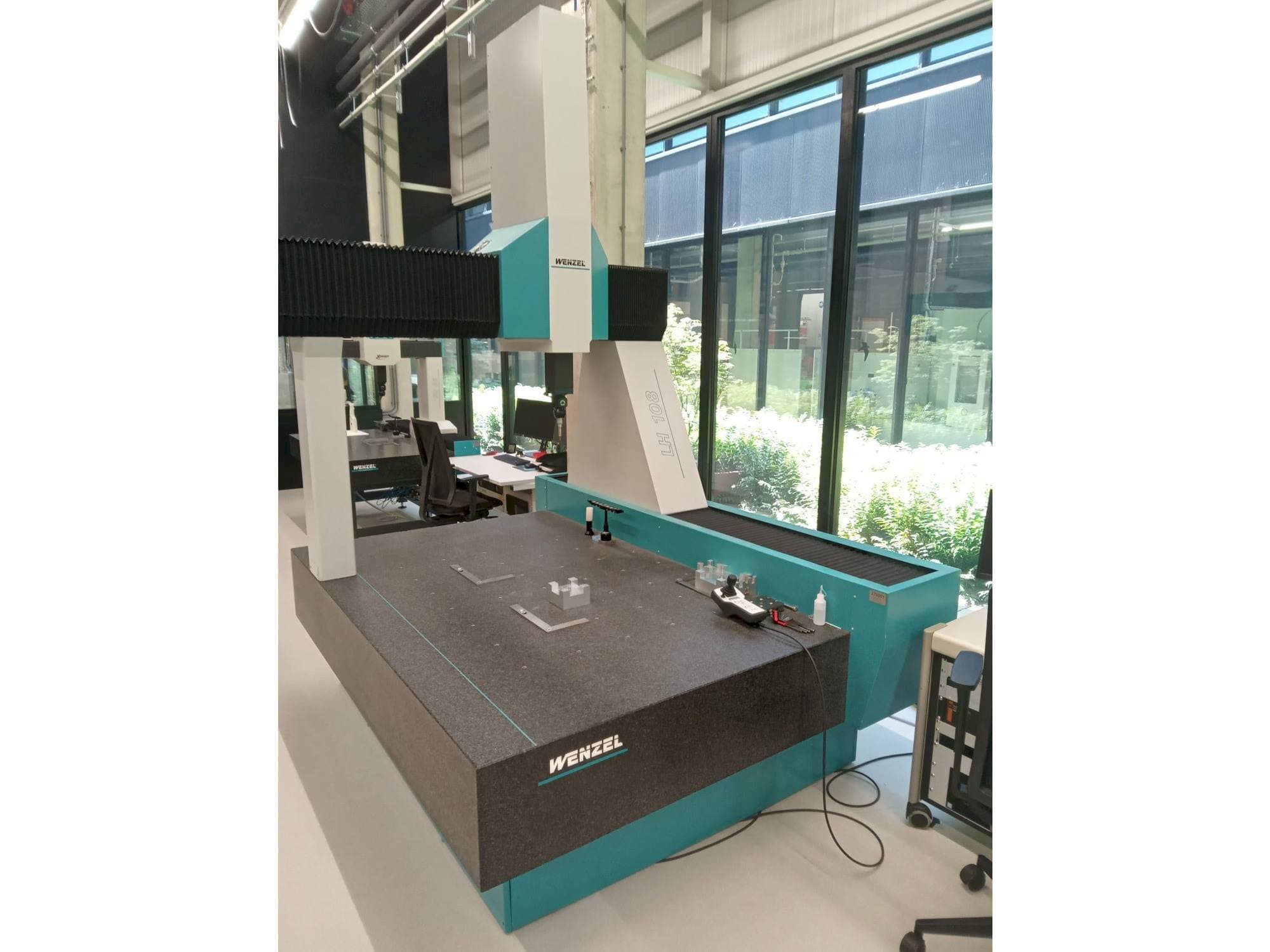 Frontansicht der Wenzel LH-108  Maschine