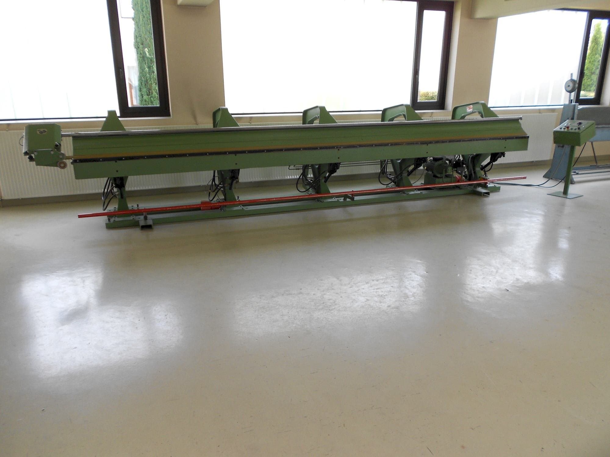 Frontansicht der Biegmeister BMTH 6.125  Maschine