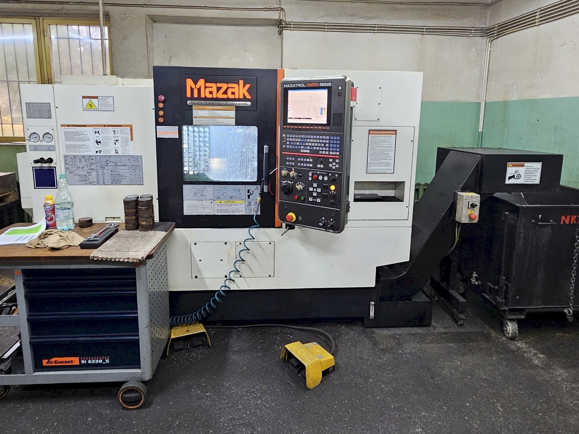 Frontansicht der Mazak Quickturn Nexus 250-II MS  Maschine