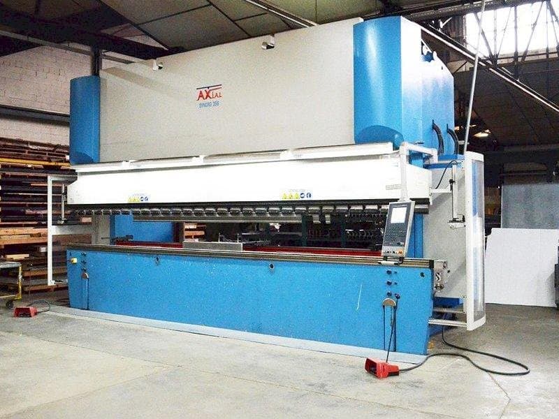 Frontansicht der Axial SYNCRO 356  Maschine