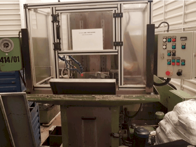 Frontansicht der Lizuan  BExP  Maschine