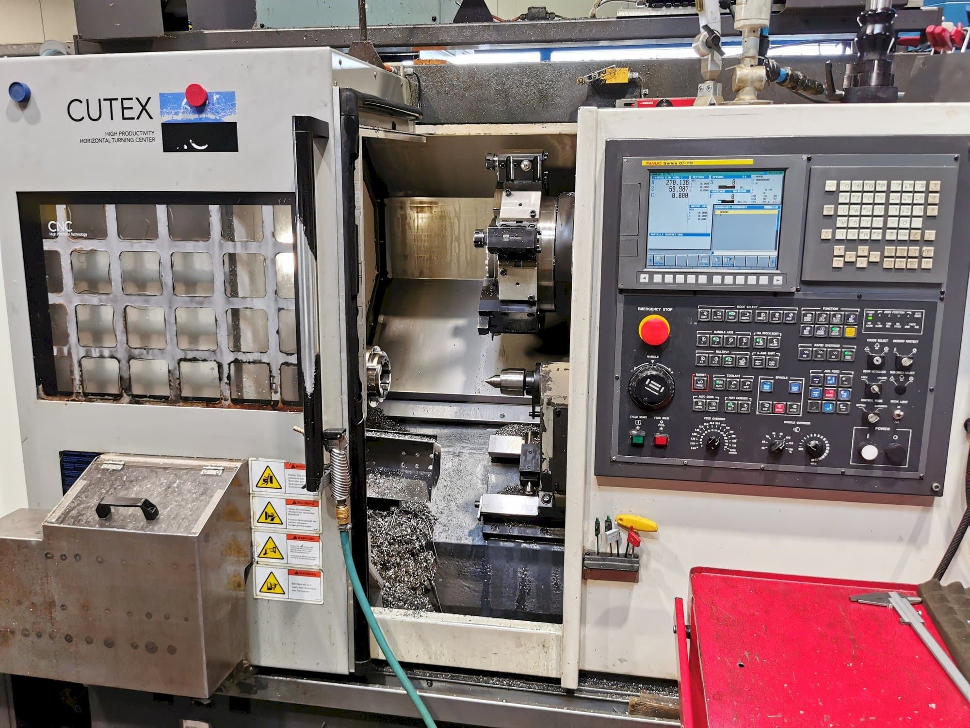 Frontansicht der HWACHEON CUTEX 160B MC  Maschine