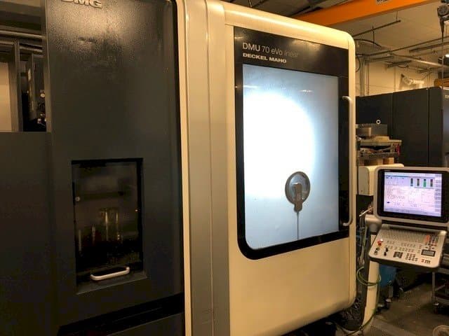 Frontansicht der DECKEL MAHO DMU 70 eVo Linear  Maschine