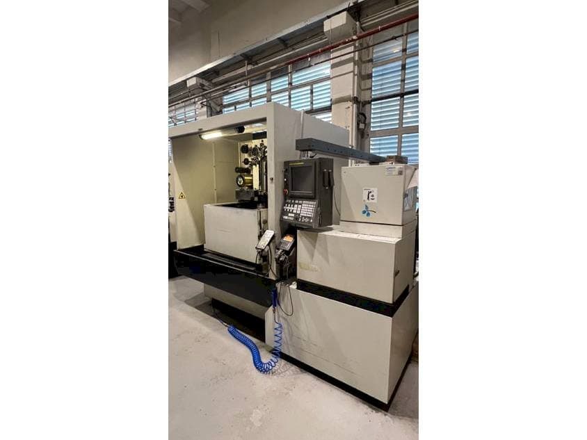 Frontansicht der FANUC ROBOCUT Alfa-1iC  Maschine