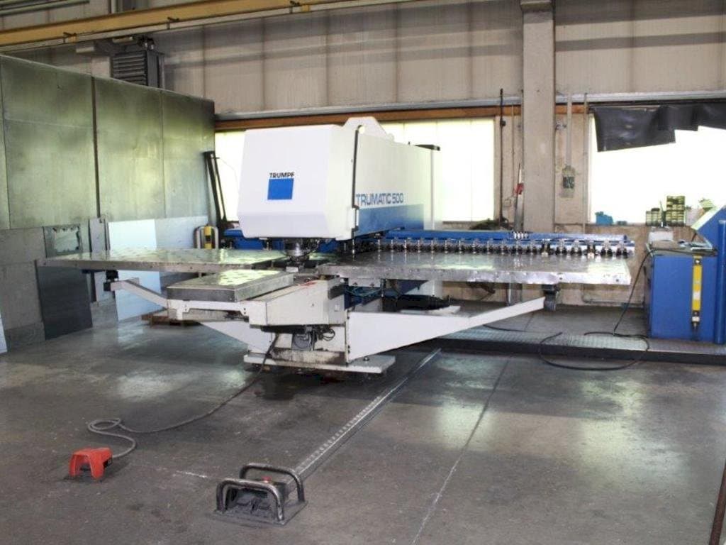 Frontansicht der Trumpf Trumatic 500  Maschine