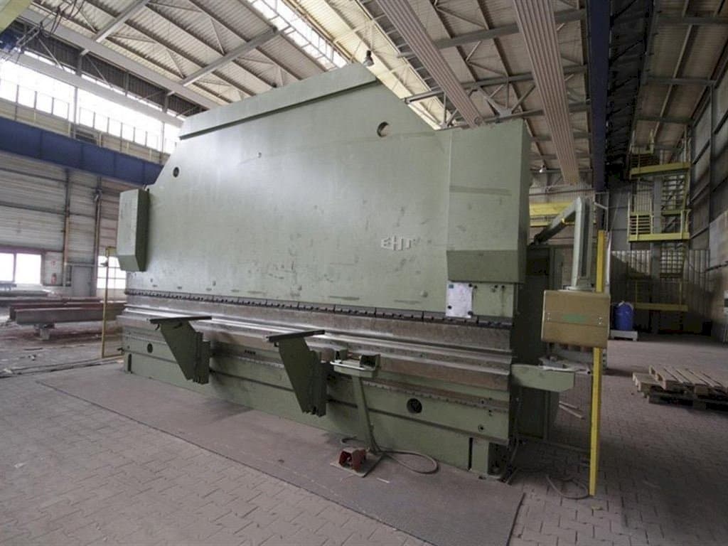 Rechte Seitenansicht der EHT Variopress 250 60  Maschine