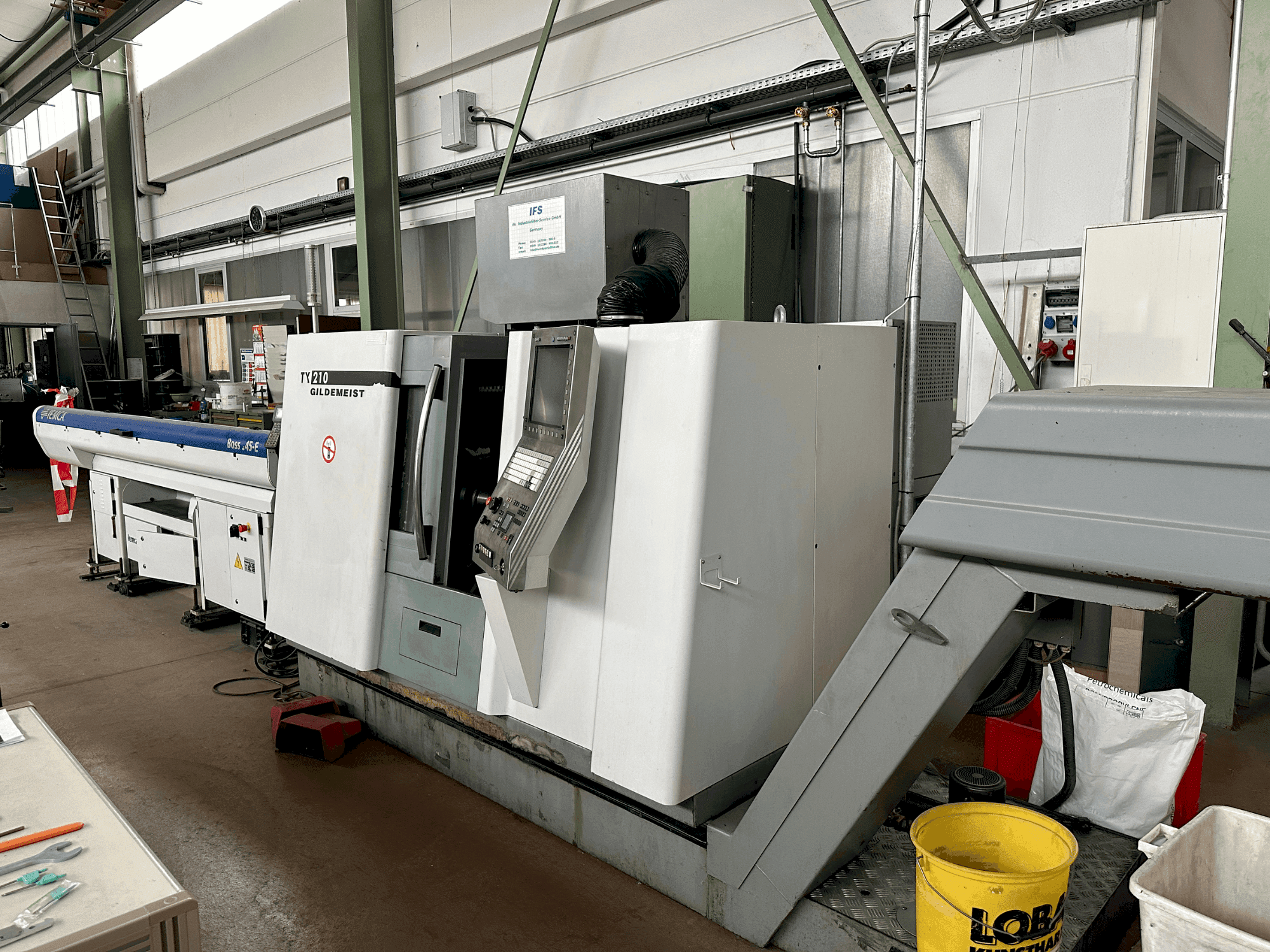 Frontansicht der DMG CTX 210 (2006)  Maschine