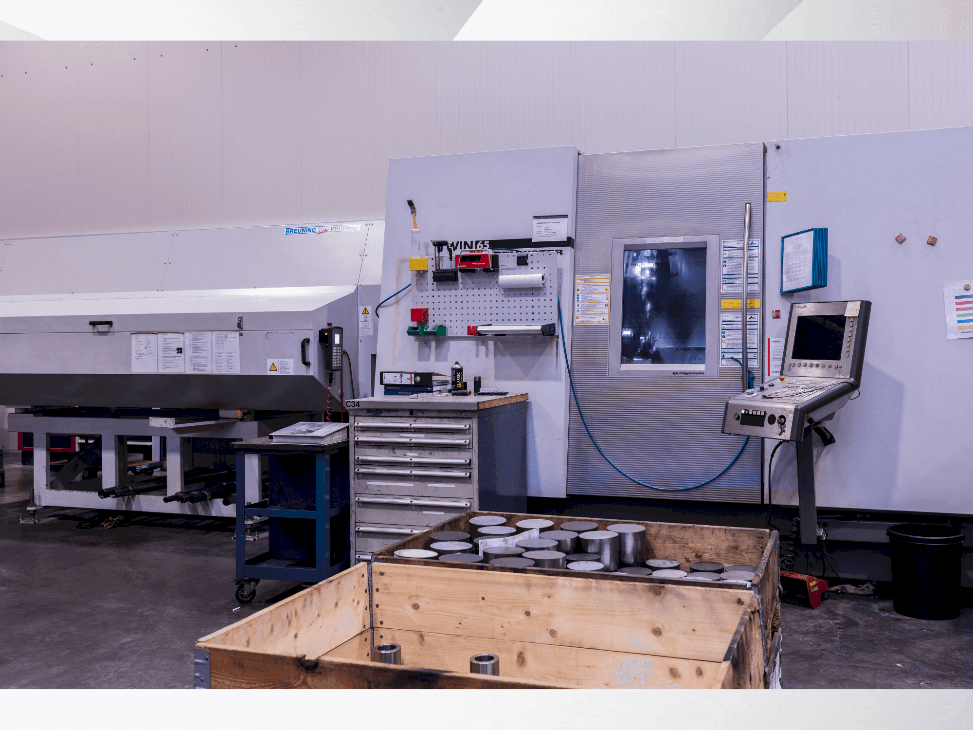 Frontansicht der DMG Gildemeister Twin 65  Maschine