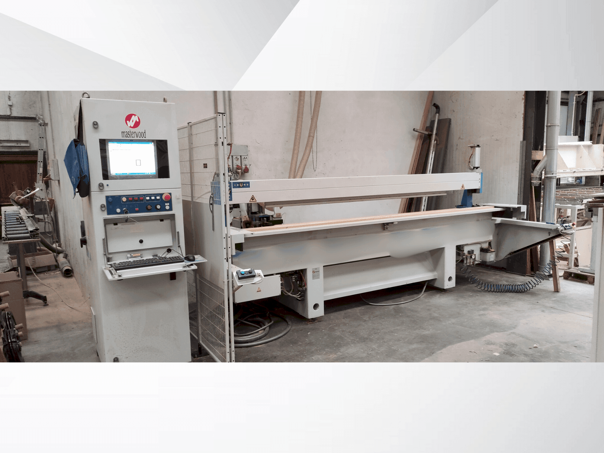 Frontansicht der MASTERWOOD OM B1 CN3KF  Maschine