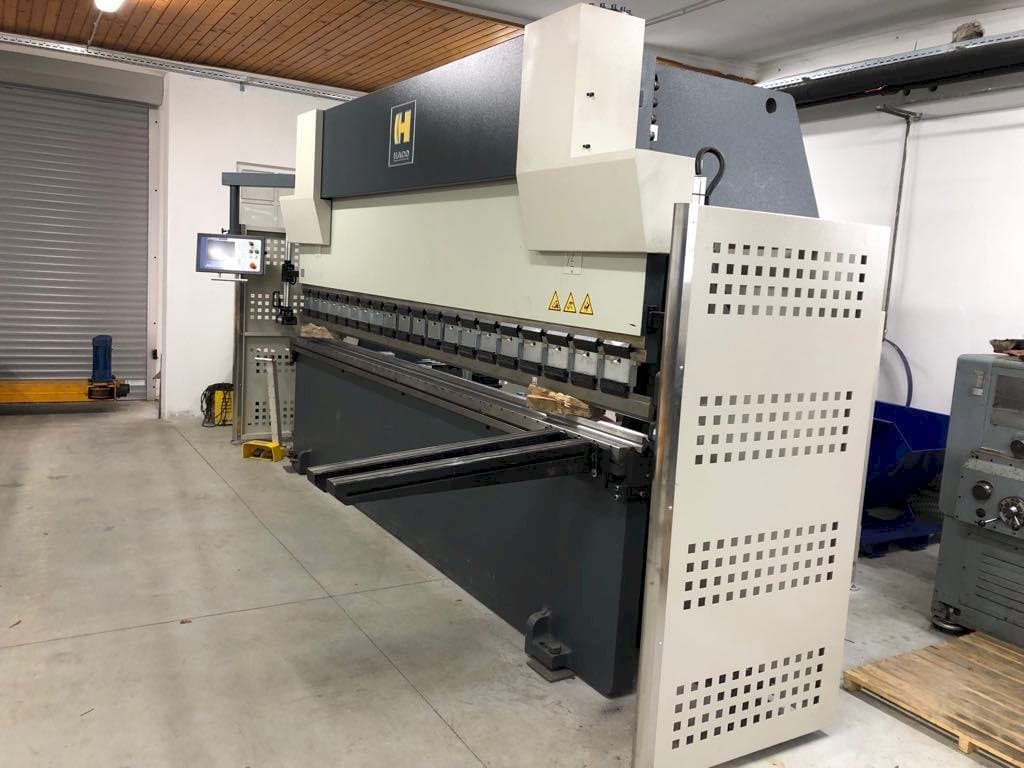 Frontansicht der HACO SYNCHROMASTER 40175  Maschine