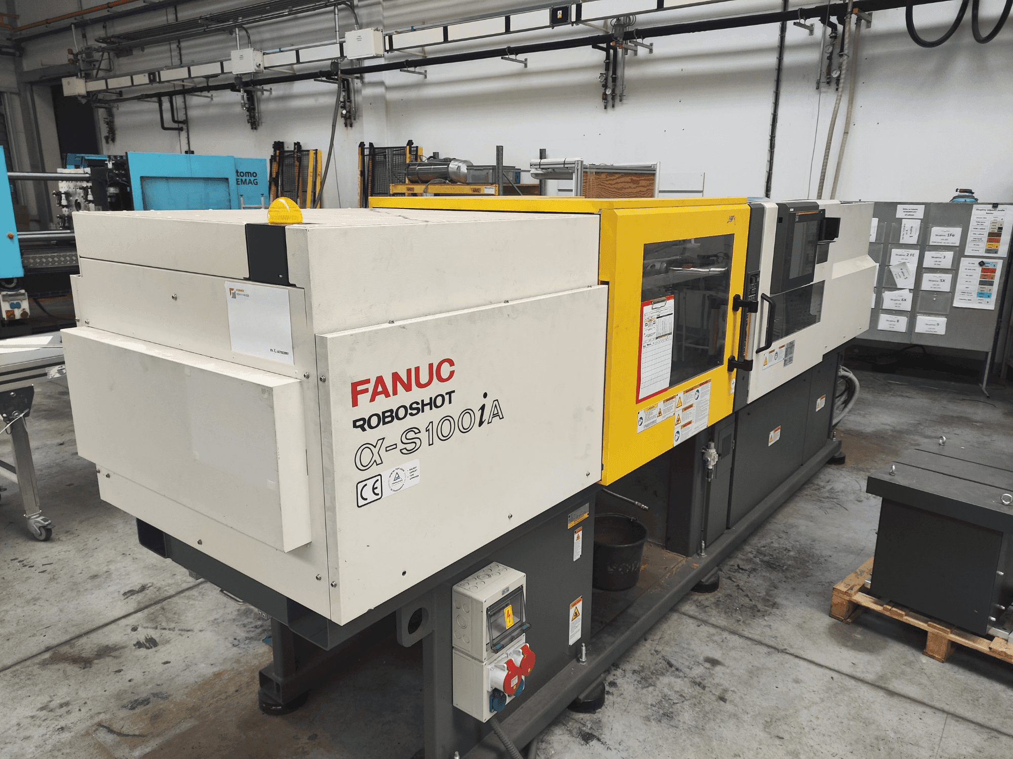 Frontansicht der FANUC α-S100A  Maschine