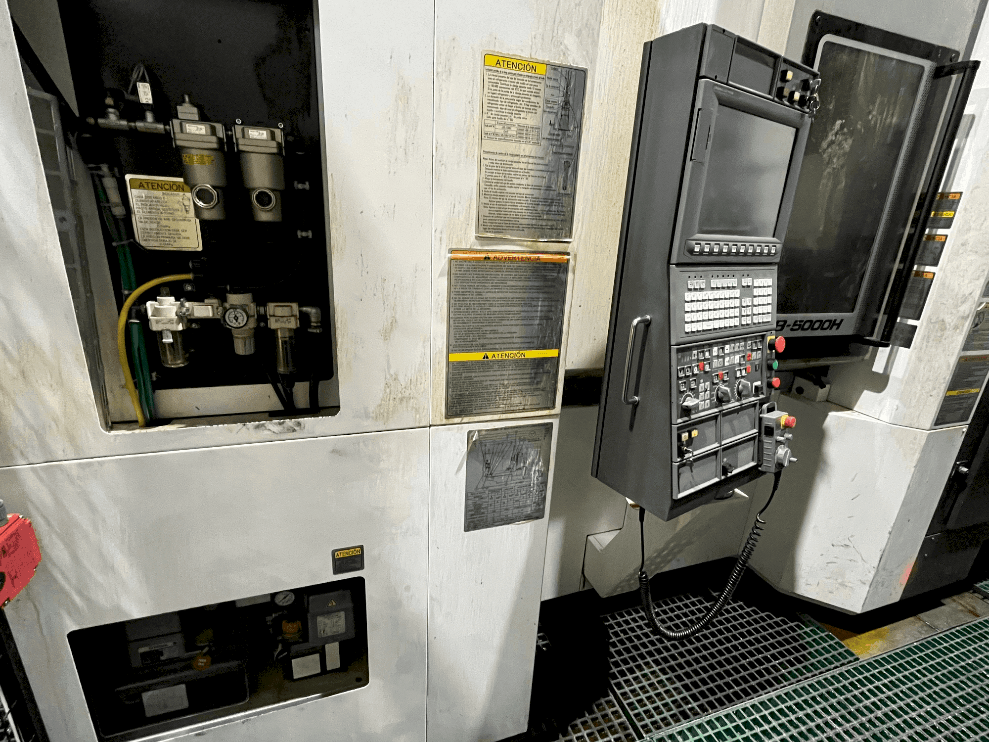 Frontansicht der Okuma MB-5000H  Maschine