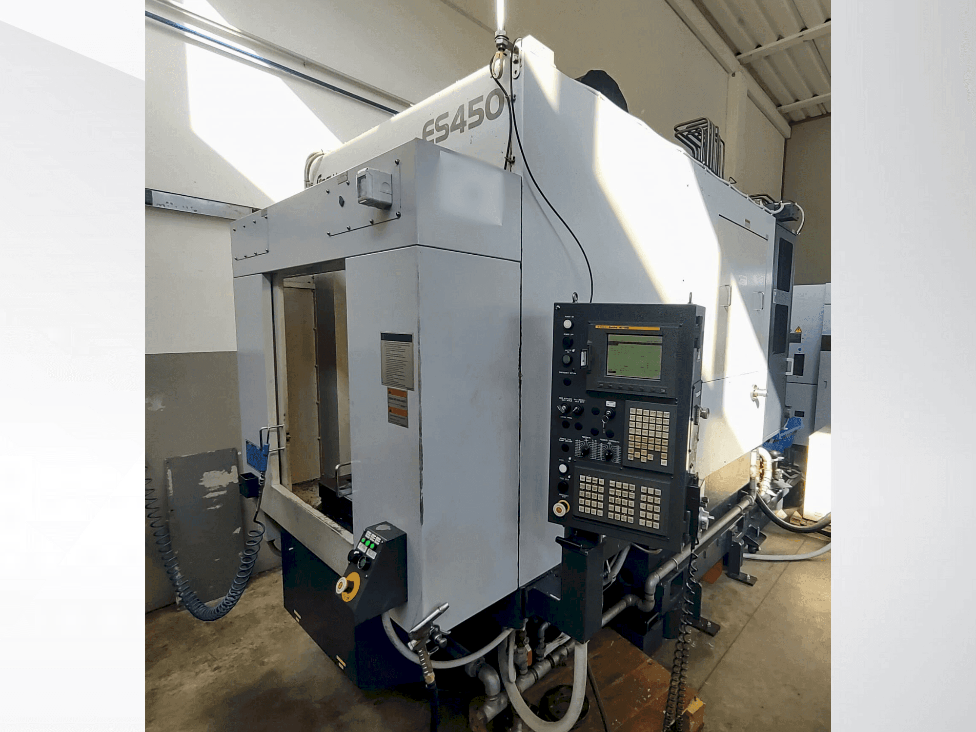 Frontansicht der Enshu ES450  Maschine