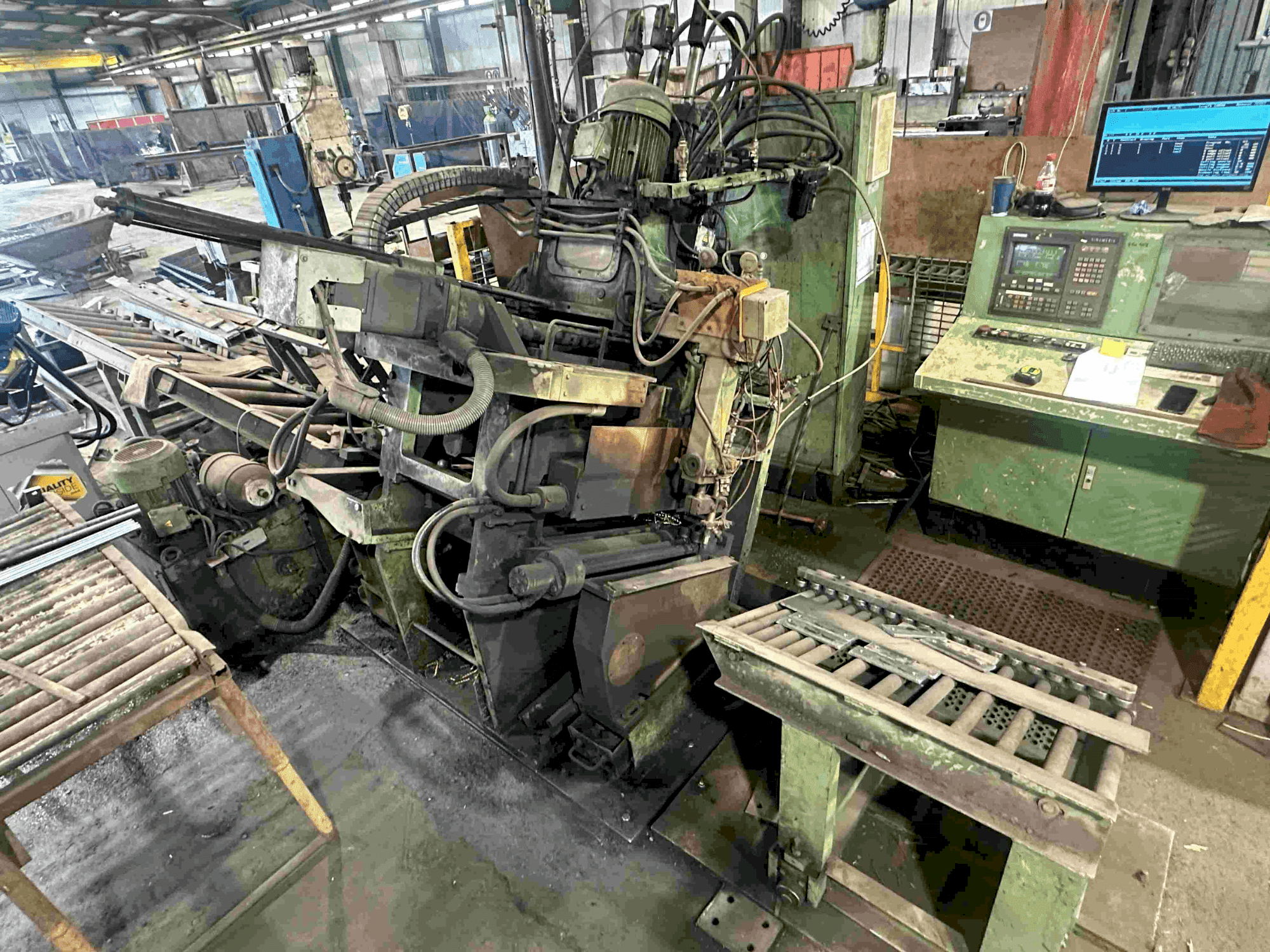 Frontansicht der Peddinghaus FDB 600  Maschine