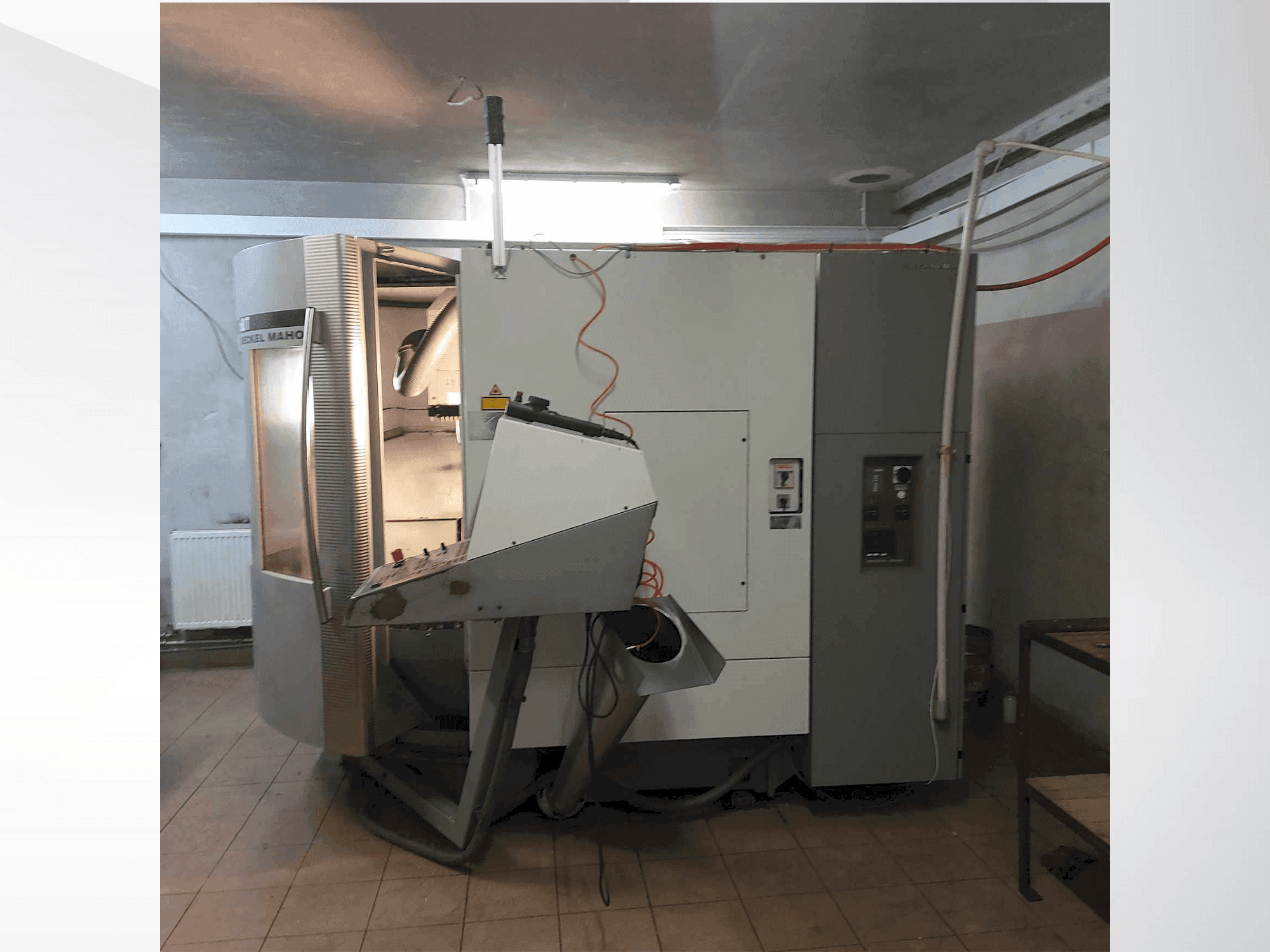 Frontansicht der DECKEL MAHO DMU 60 T  Maschine