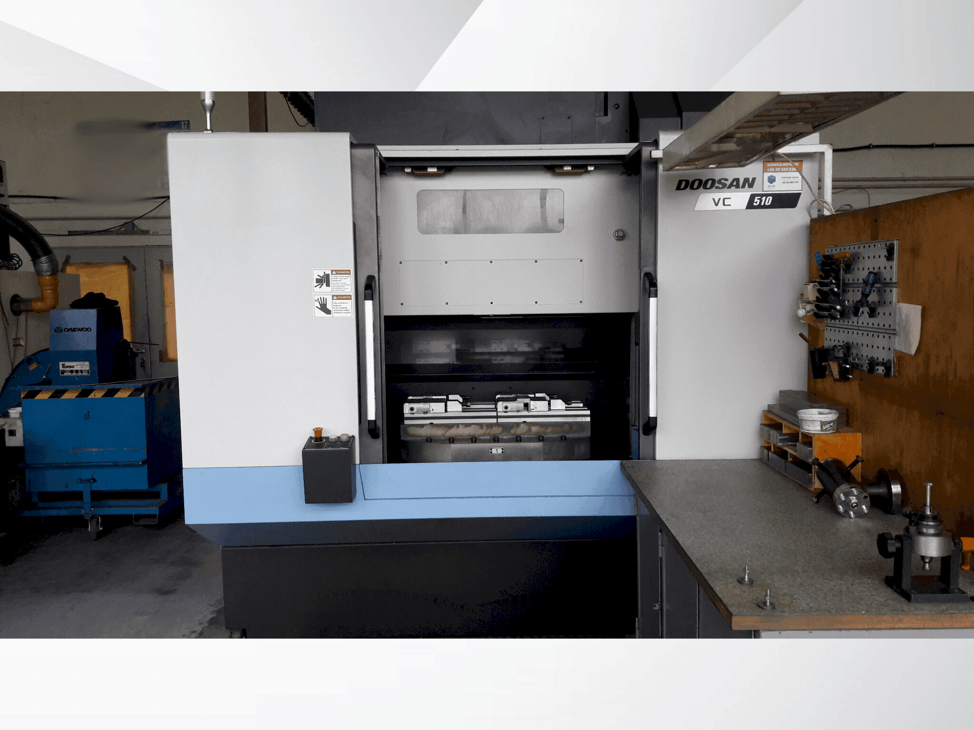 Frontansicht der DOOSAN VC 510  Maschine