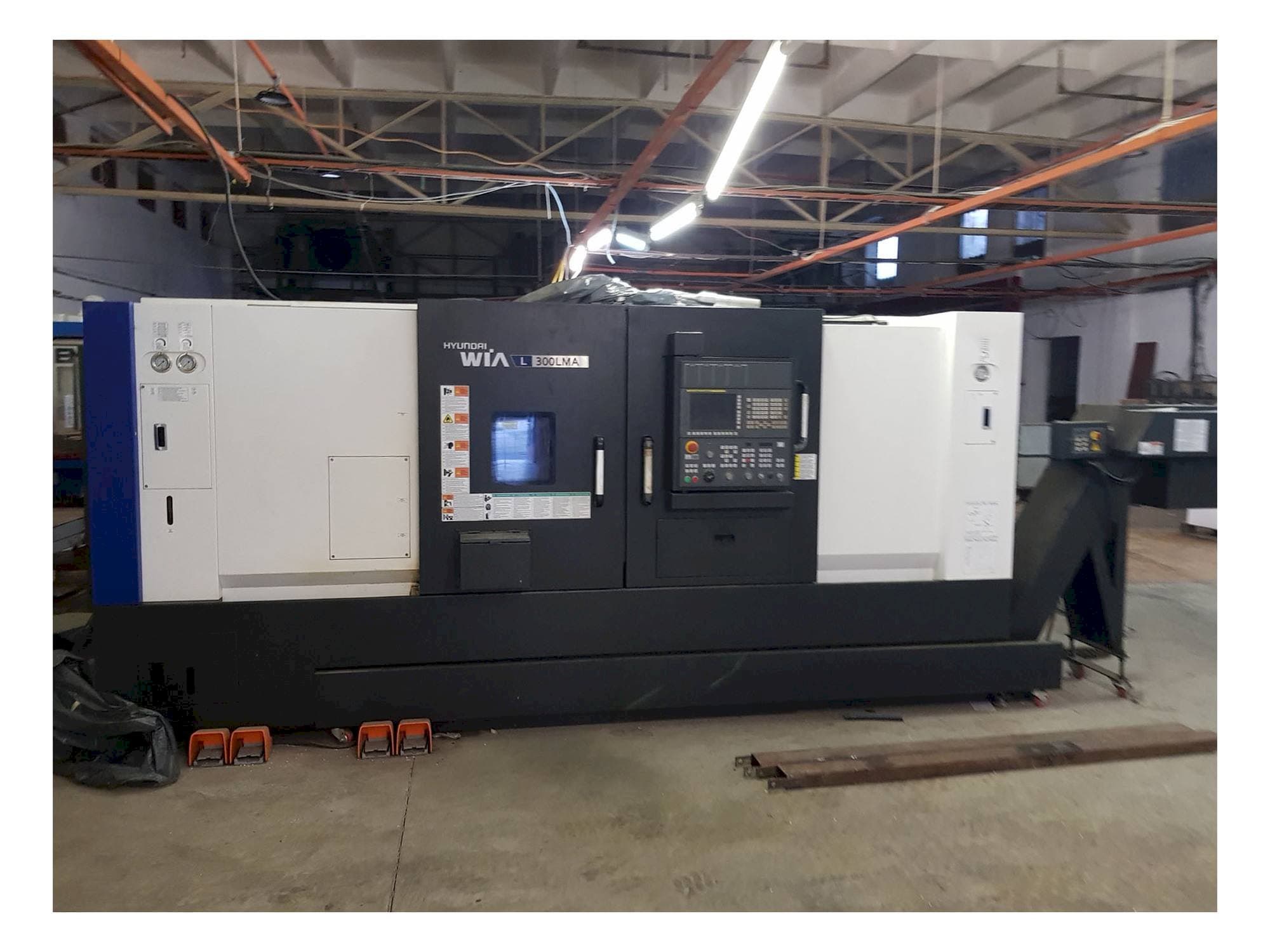 Frontansicht der Hyundai Wia L300LMA  Maschine