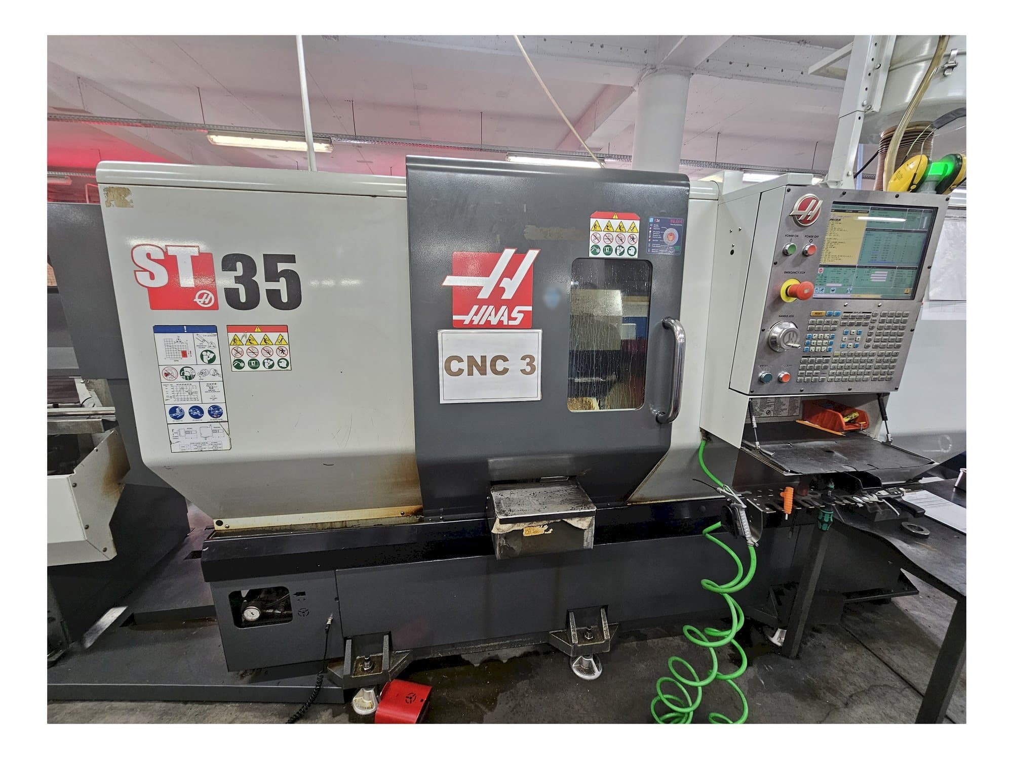 Frontansicht der HAAS ST-35  Maschine