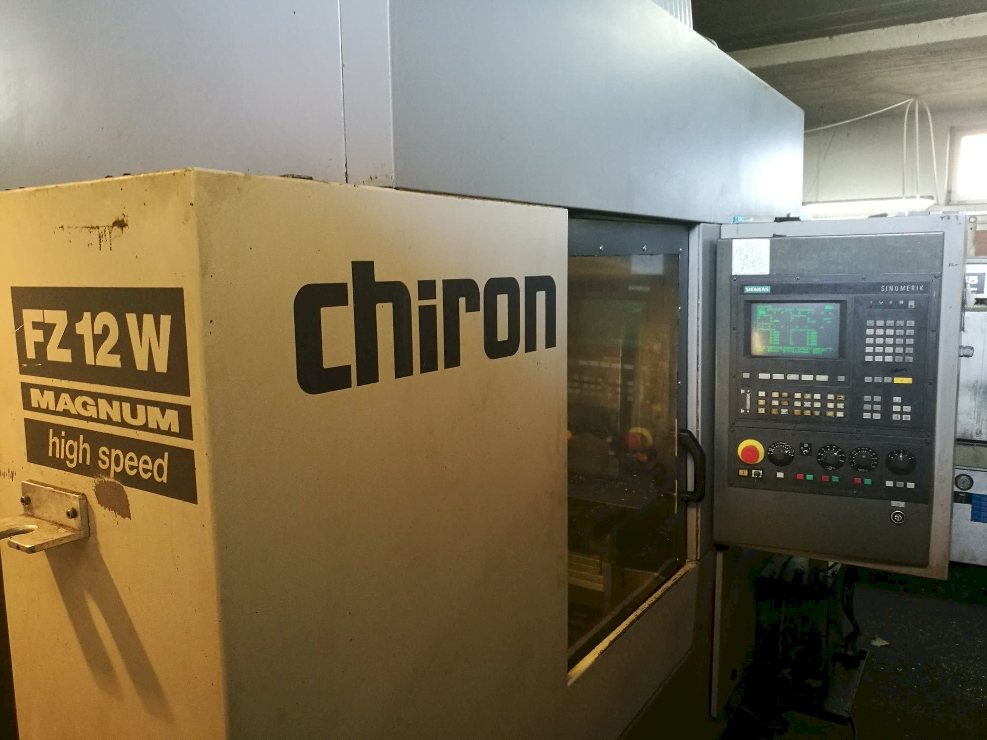 Frontansicht der CHIRON FZ 12 W Magnum  Maschine