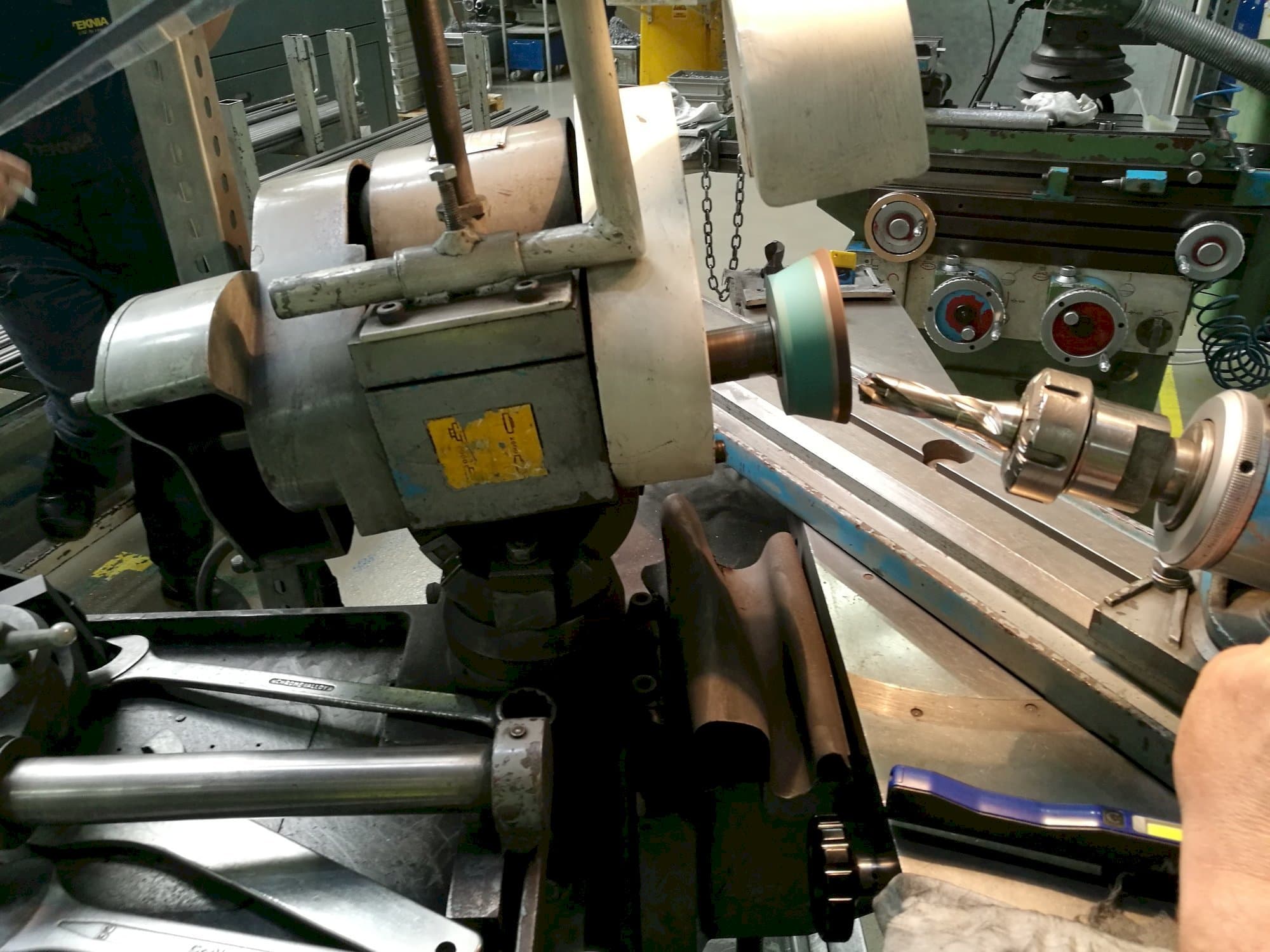 Frontansicht der ELITE AR5-E  Maschine