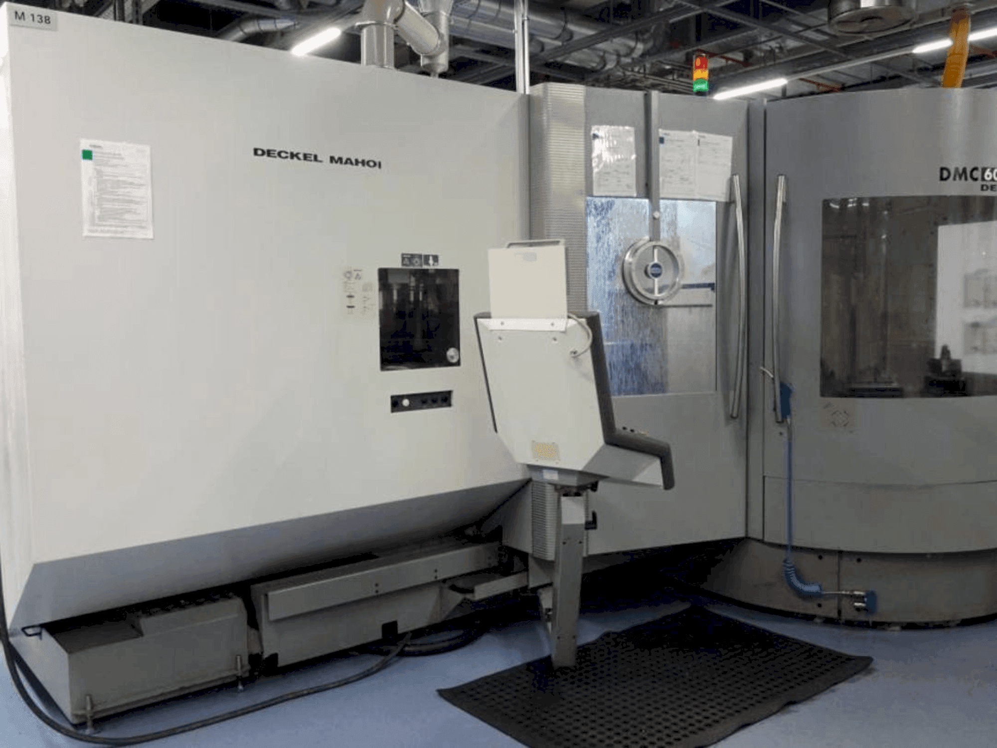 Frontansicht der DECKEL DMC 60 T RS3  Maschine
