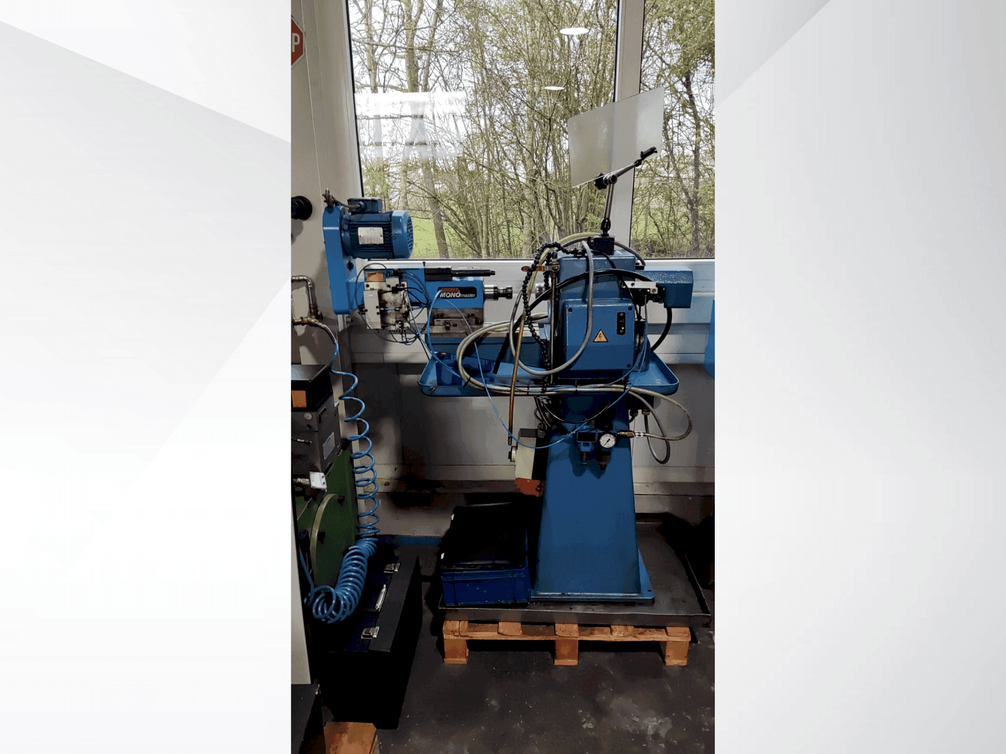 Frontansicht der Scherer - Feinbau PM1-FZ  Maschine