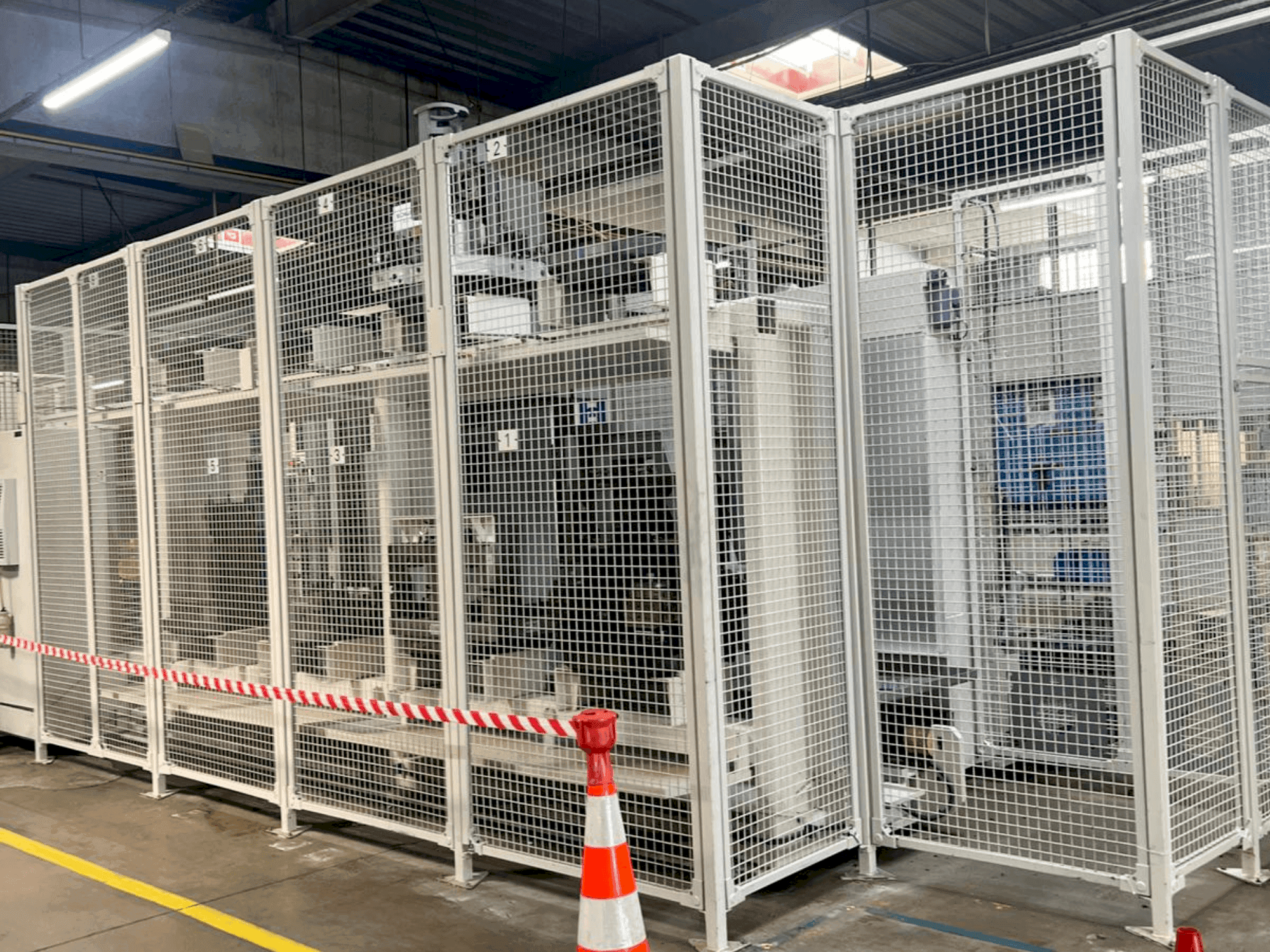 Frontansicht der HELLER MCH 250  Maschine