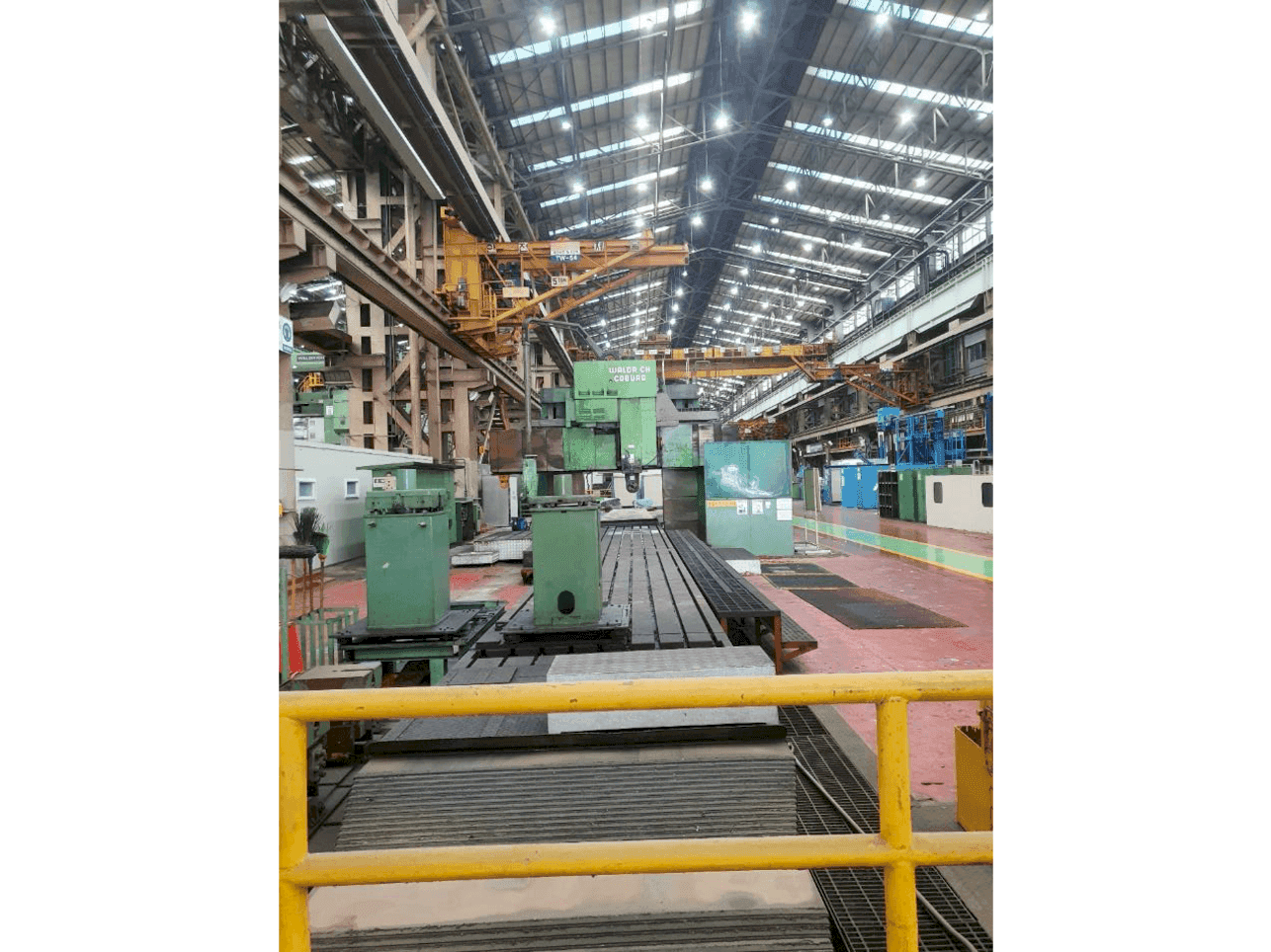 Frontansicht der WALDRICH COBURG -  Maschine