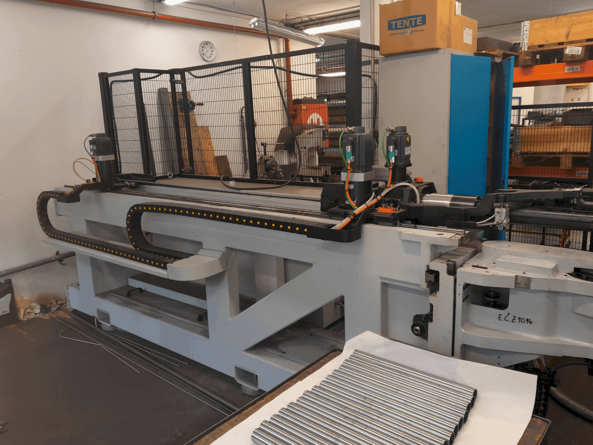 Frontansicht der BLM ELECT 40  Maschine