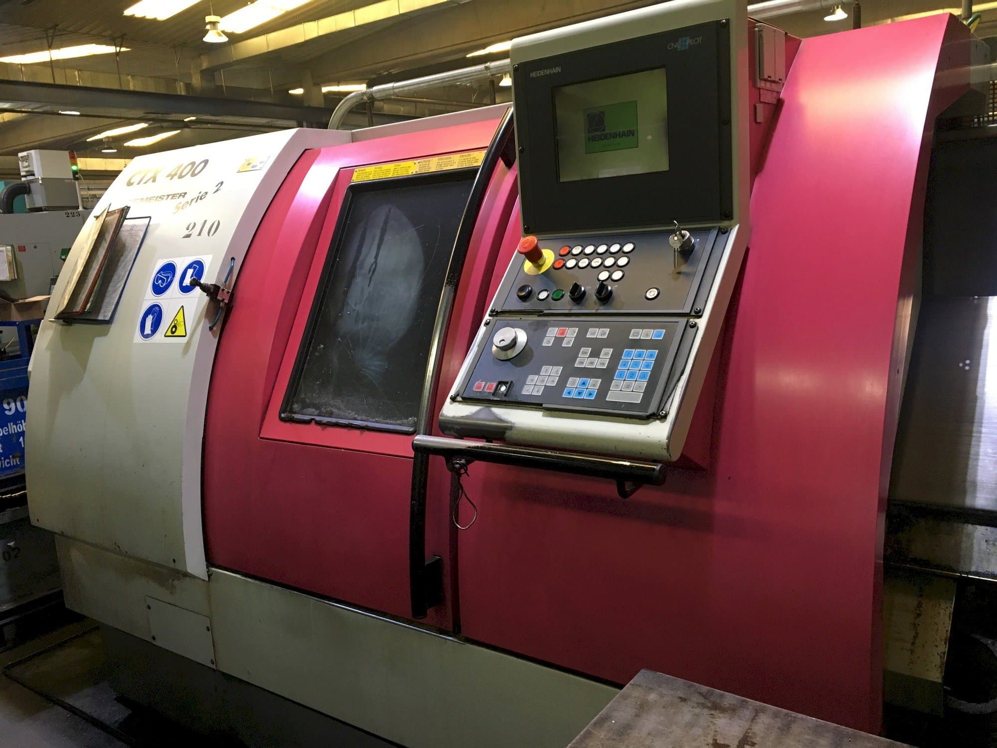 Frontansicht der Gildemeister CTX-400 S2  Maschine