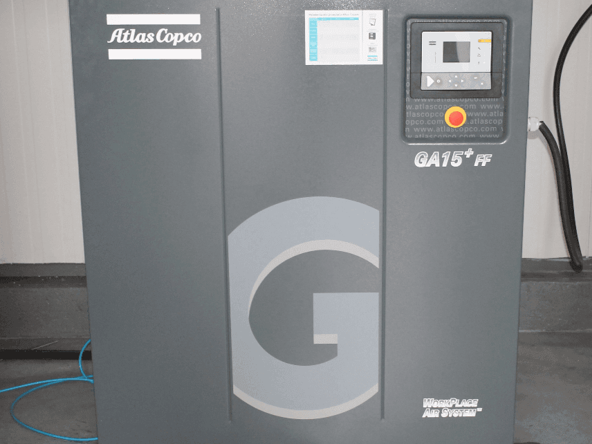 Frontansicht der Atlas Copco Ga15 + FF  Maschine