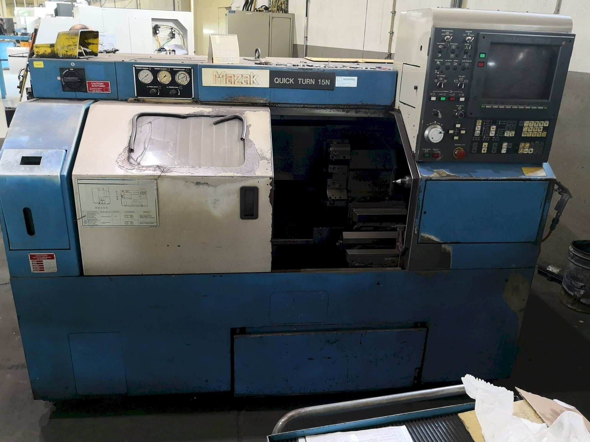 Frontansicht der Mazak Quick Turn 15N  Maschine