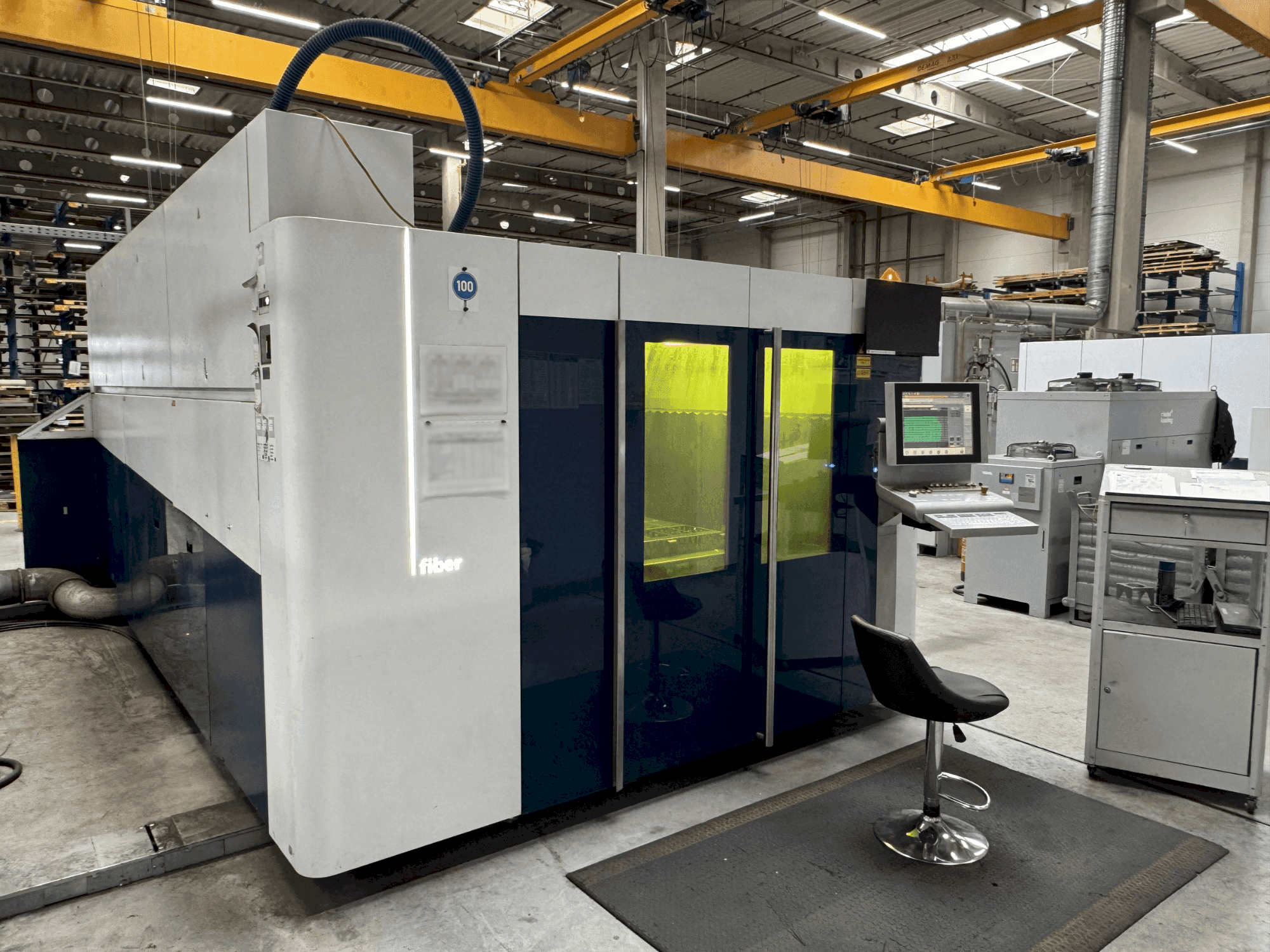 Frontansicht der TRUMPF TruLaser 5030 Fiber  Maschine