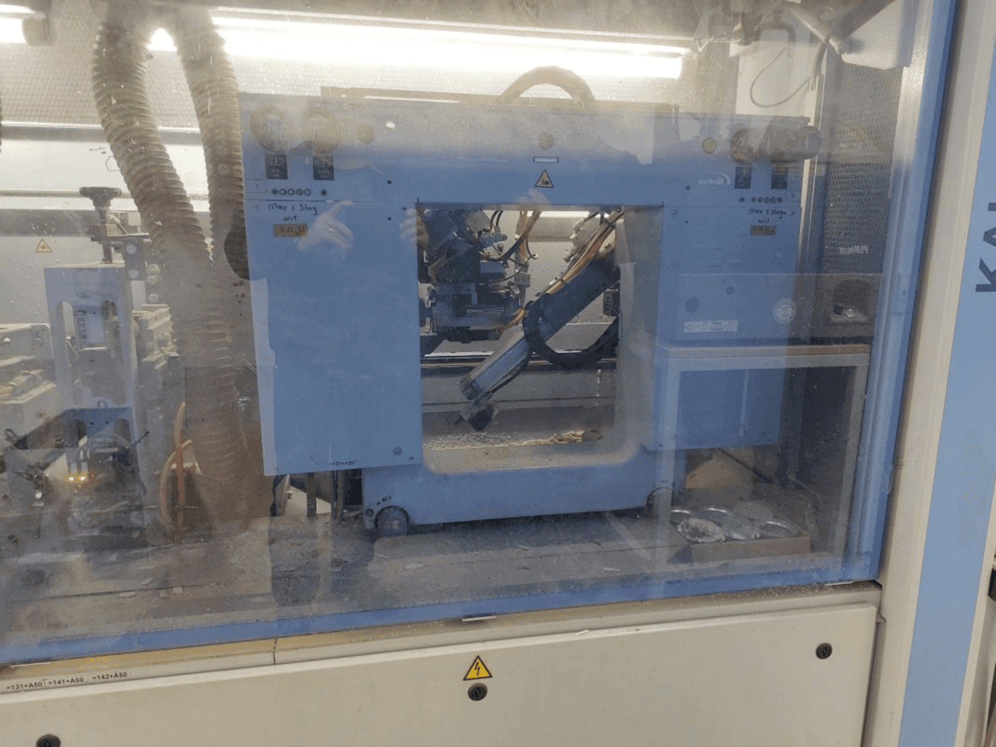 Frontansicht der HOMAG KAL 330/9/A6/L  Maschine